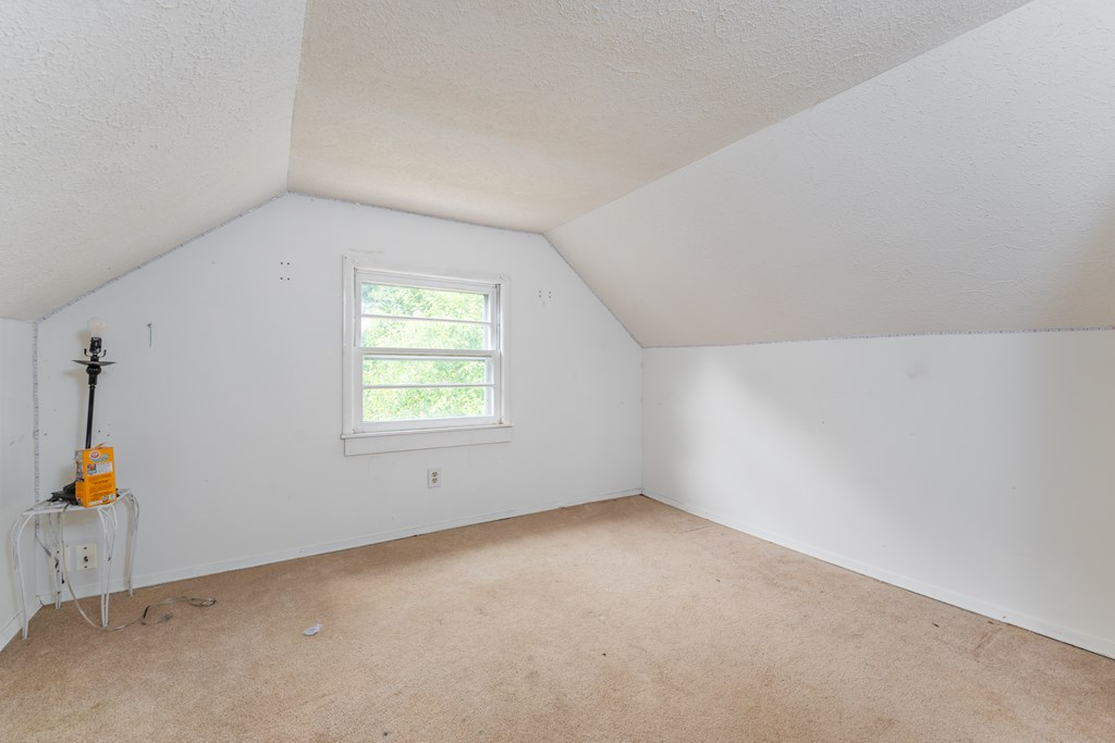 1016 East 20th Street, Owensboro, Kentucky 42303, 3 Bedrooms Bedrooms, ,1 BathroomBathrooms,Single Family Residence,For Sale,East 20th Street,87197
