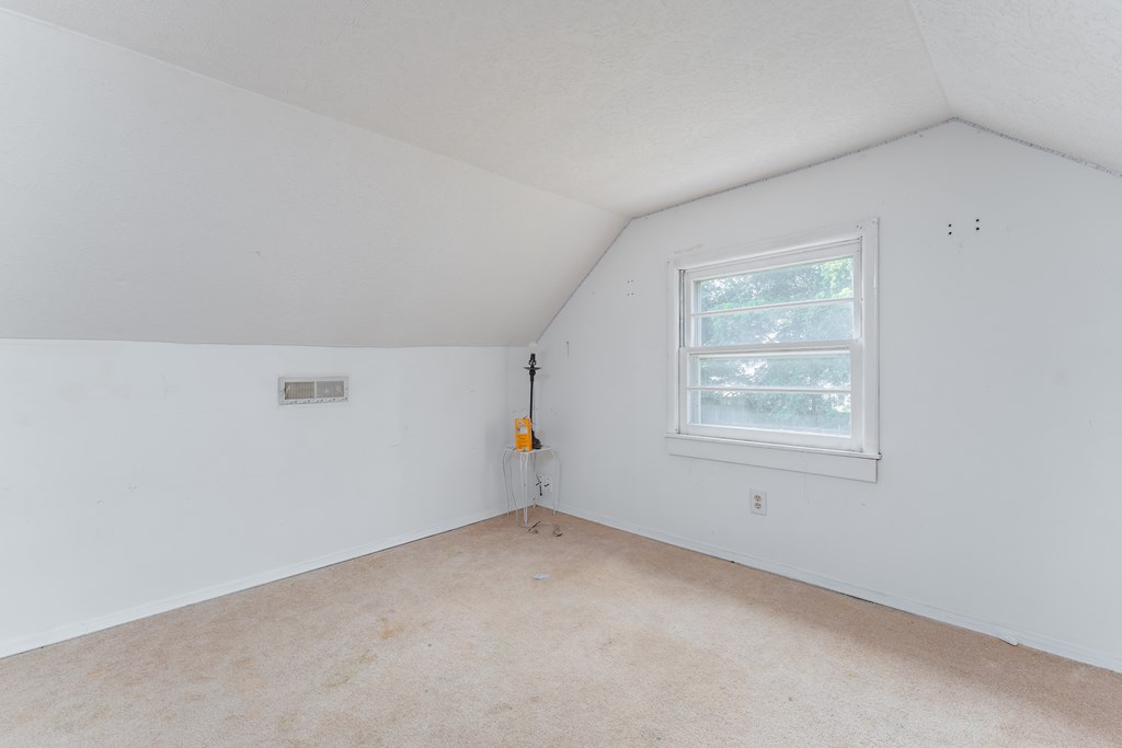 1016 East 20th Street, Owensboro, Kentucky 42303, 3 Bedrooms Bedrooms, ,1 BathroomBathrooms,Single Family Residence,For Sale,East 20th Street,87197