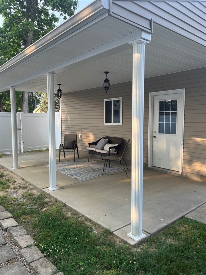 413 Hill Ave, Owensboro, Kentucky 42301, 4 Bedrooms Bedrooms, ,2 BathroomsBathrooms,Single Family Residence,For Sale,Hill Ave,87199
