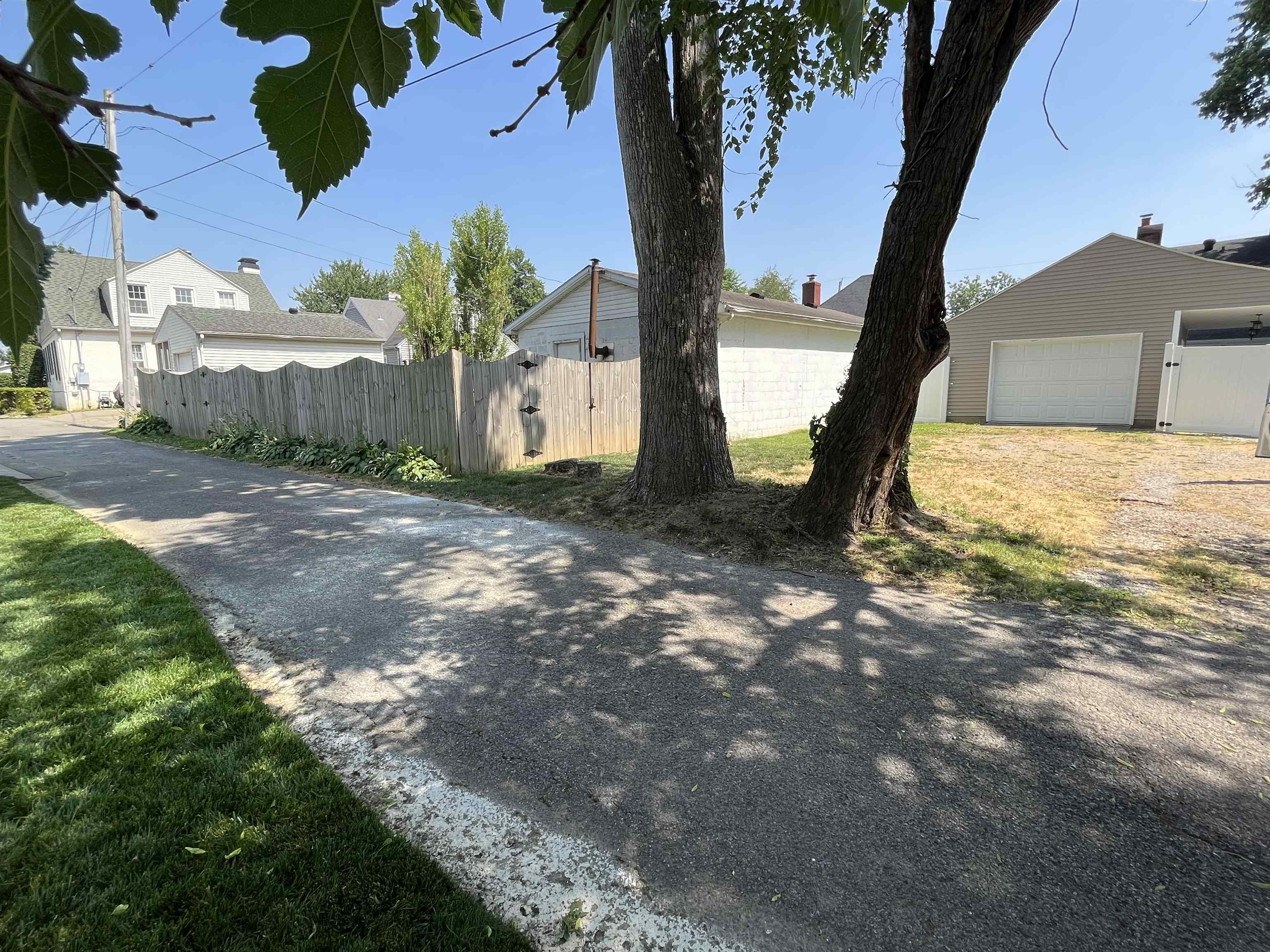 413 Hill Ave, Owensboro, Kentucky 42301, 4 Bedrooms Bedrooms, ,2 BathroomsBathrooms,Single Family Residence,For Sale,Hill Ave,87199