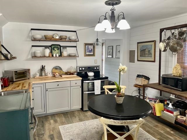 413 Hill Ave, Owensboro, Kentucky 42301, 4 Bedrooms Bedrooms, ,2 BathroomsBathrooms,Single Family Residence,For Sale,Hill Ave,87199