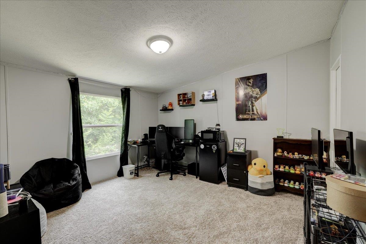 1801 US Hwy 231 N, Hartford, Kentucky 42347, 5 Bedrooms Bedrooms, ,3 BathroomsBathrooms,Single Family Residence,For Sale,US Hwy 231 N,87209