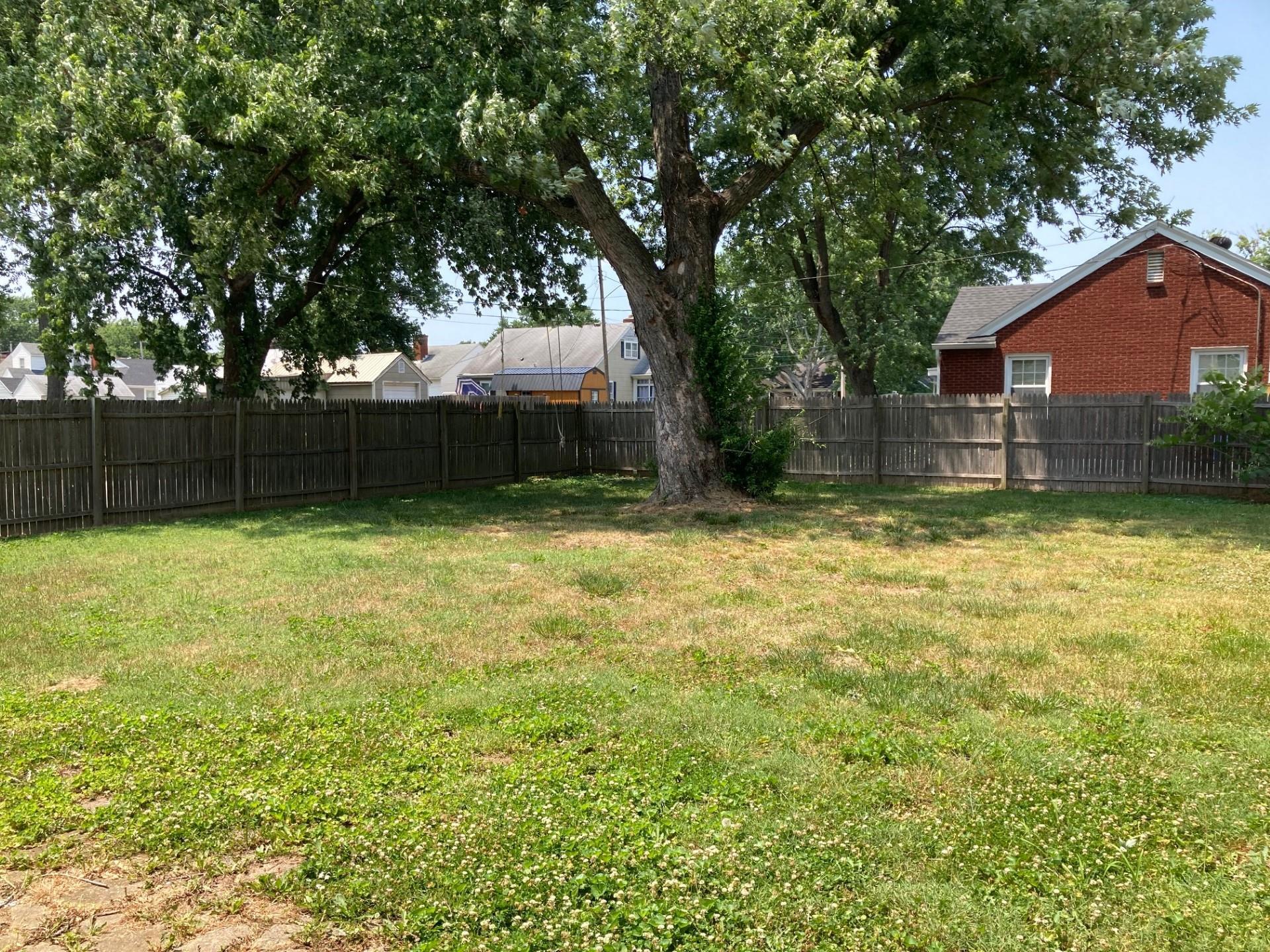 1001 21st Street, Owensboro, Kentucky 42303, 3 Bedrooms Bedrooms, ,1 BathroomBathrooms,Single Family Residence,For Sale,21st Street,87210
