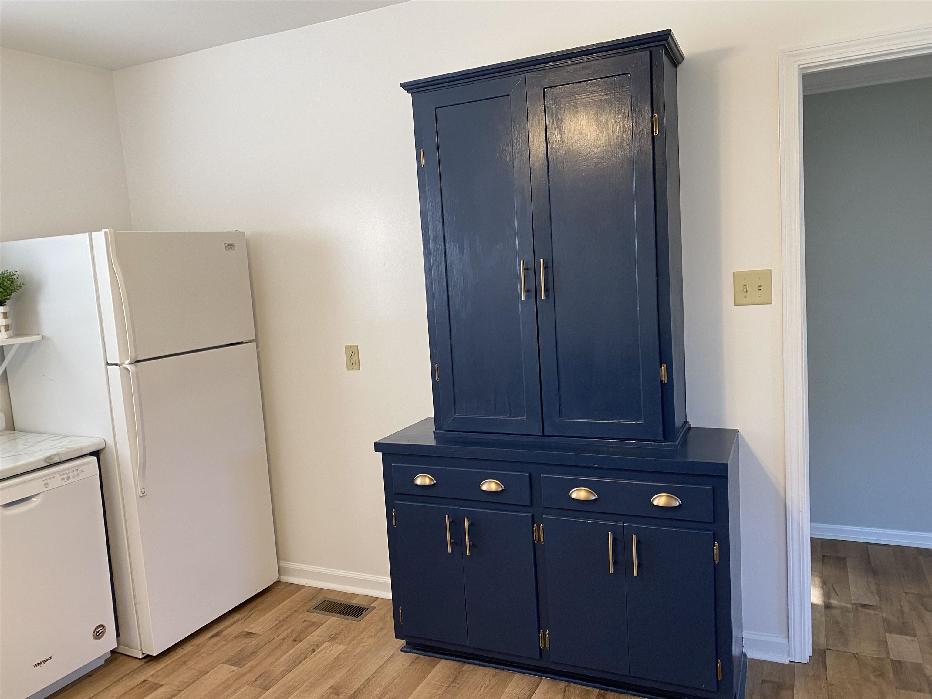 310 25th Street, Owensboro, Kentucky 42301, 2 Bedrooms Bedrooms, ,1 BathroomBathrooms,Single Family Residence,For Sale,25th Street,87229