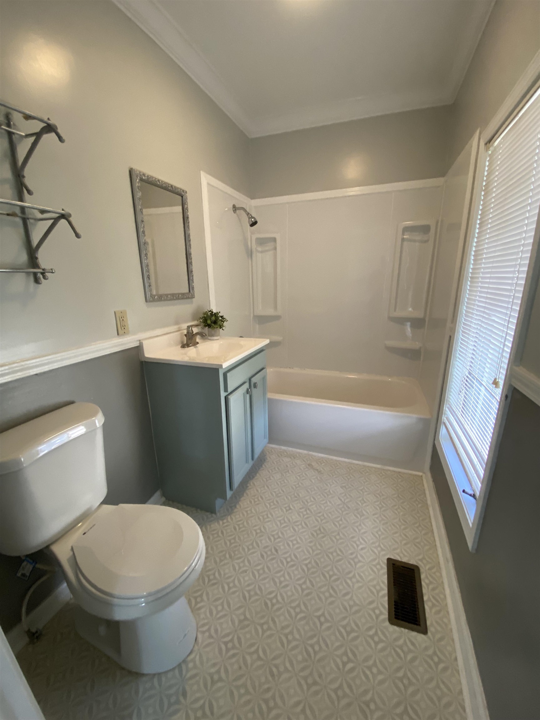 310 25th Street, Owensboro, Kentucky 42301, 2 Bedrooms Bedrooms, ,1 BathroomBathrooms,Single Family Residence,For Sale,25th Street,87229