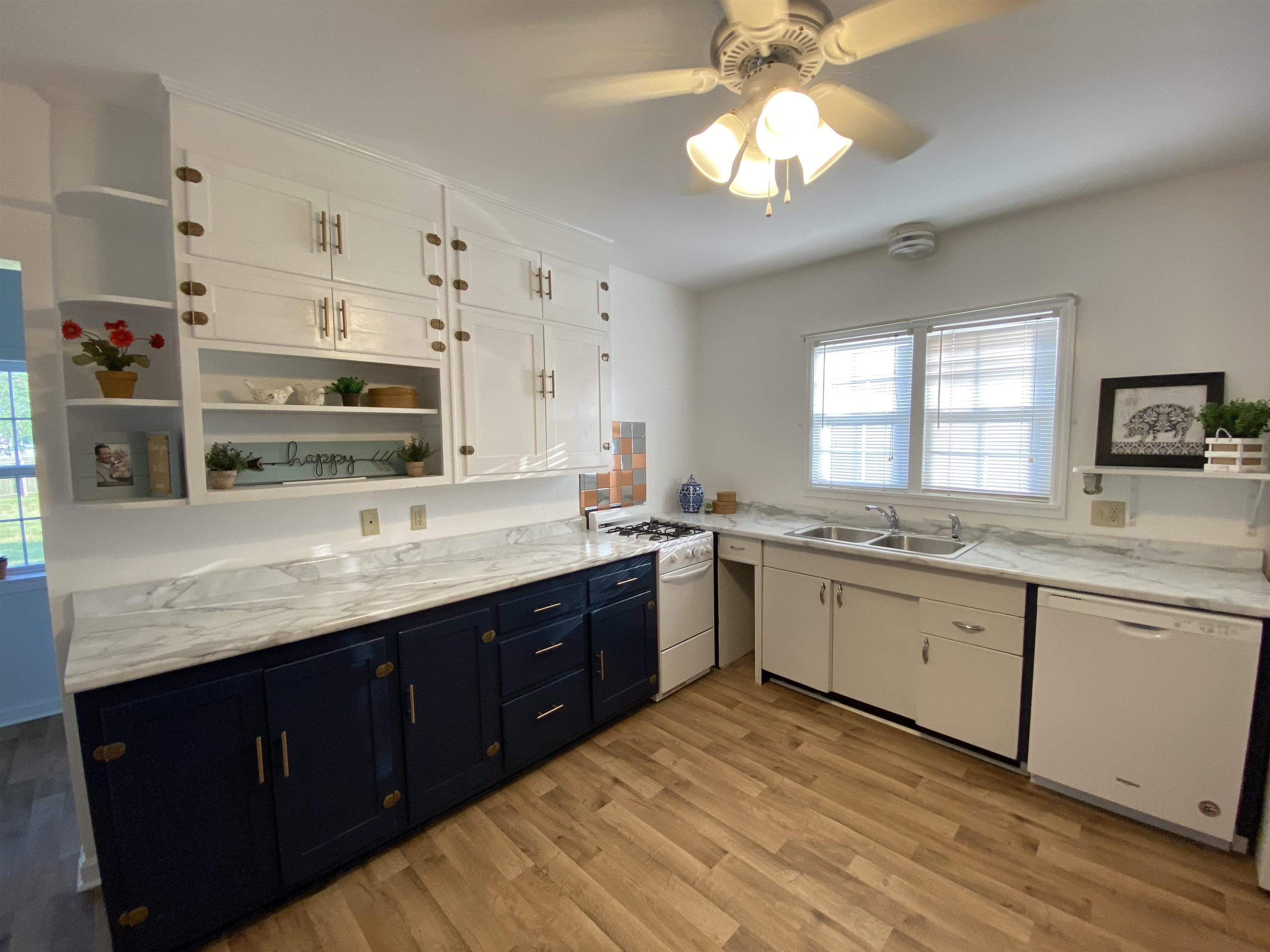 310 25th Street, Owensboro, Kentucky 42301, 2 Bedrooms Bedrooms, ,1 BathroomBathrooms,Single Family Residence,For Sale,25th Street,87229