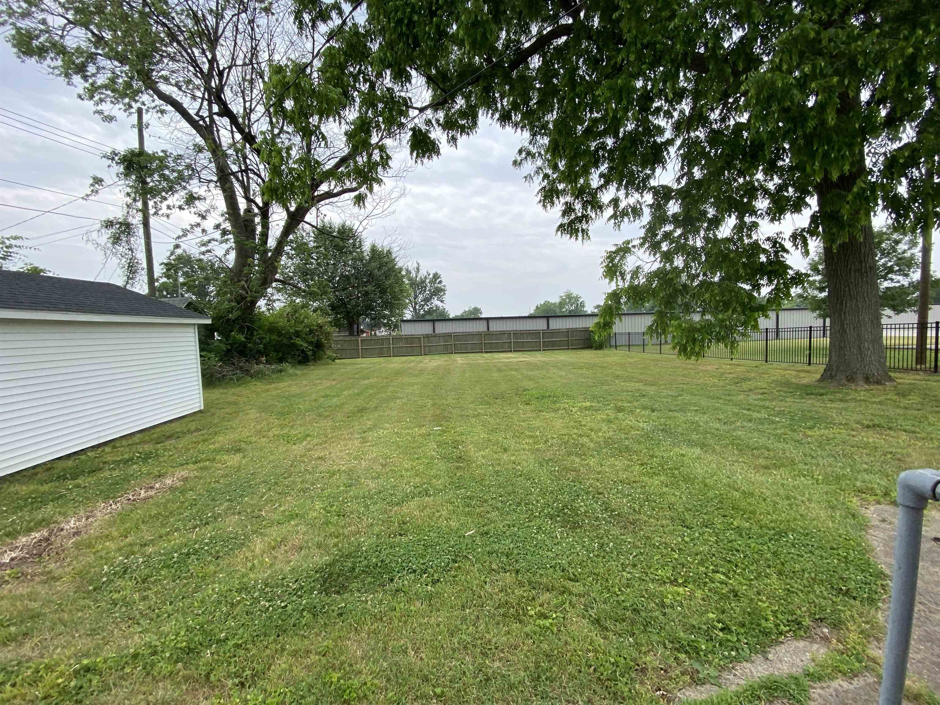 310 25th Street, Owensboro, Kentucky 42301, 2 Bedrooms Bedrooms, ,1 BathroomBathrooms,Single Family Residence,For Sale,25th Street,87229