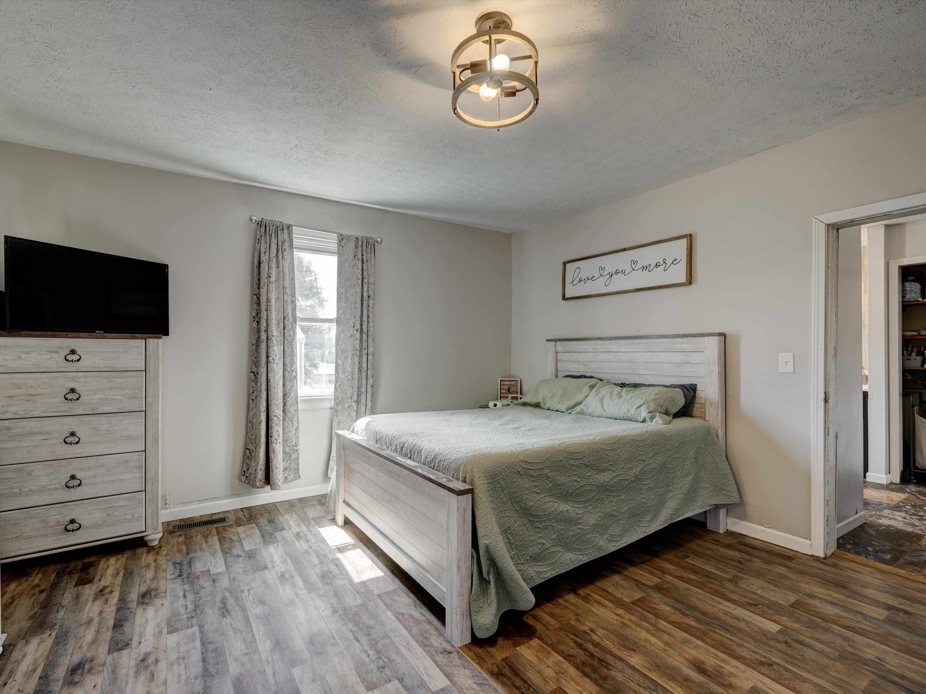 415 Main Street, Island, Kentucky 42350, 4 Bedrooms Bedrooms, ,1 BathroomBathrooms,Single Family Residence,For Sale,Main Street,87235