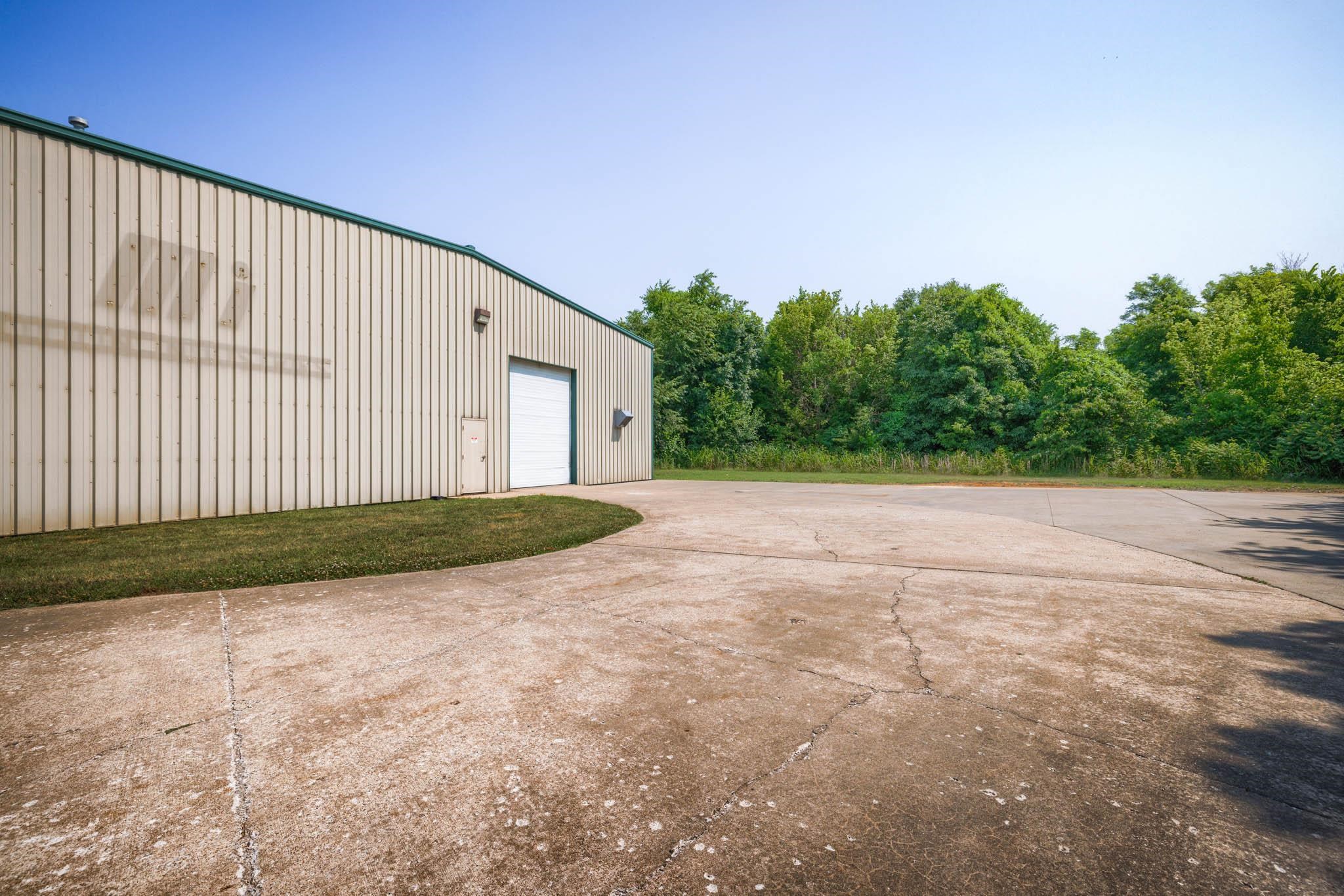 1865 Parrish Ave East, Owensboro, Kentucky 42303, ,Industrial,For Sale,Parrish Ave East,87266