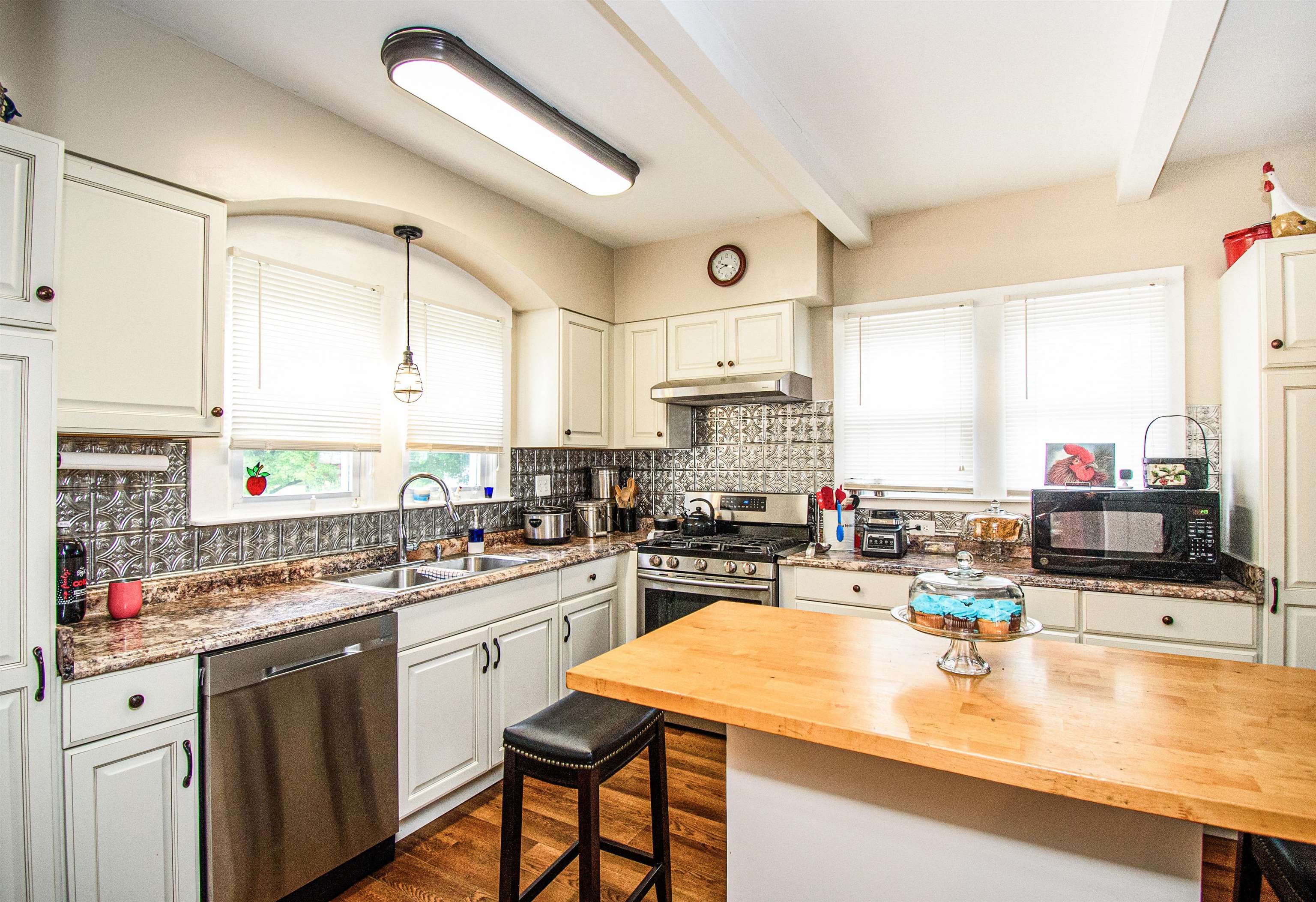 385 Main St, Sacramento, Kentucky 42372, 4 Bedrooms Bedrooms, ,2 BathroomsBathrooms,Single Family Residence,For Sale,Main St,87272