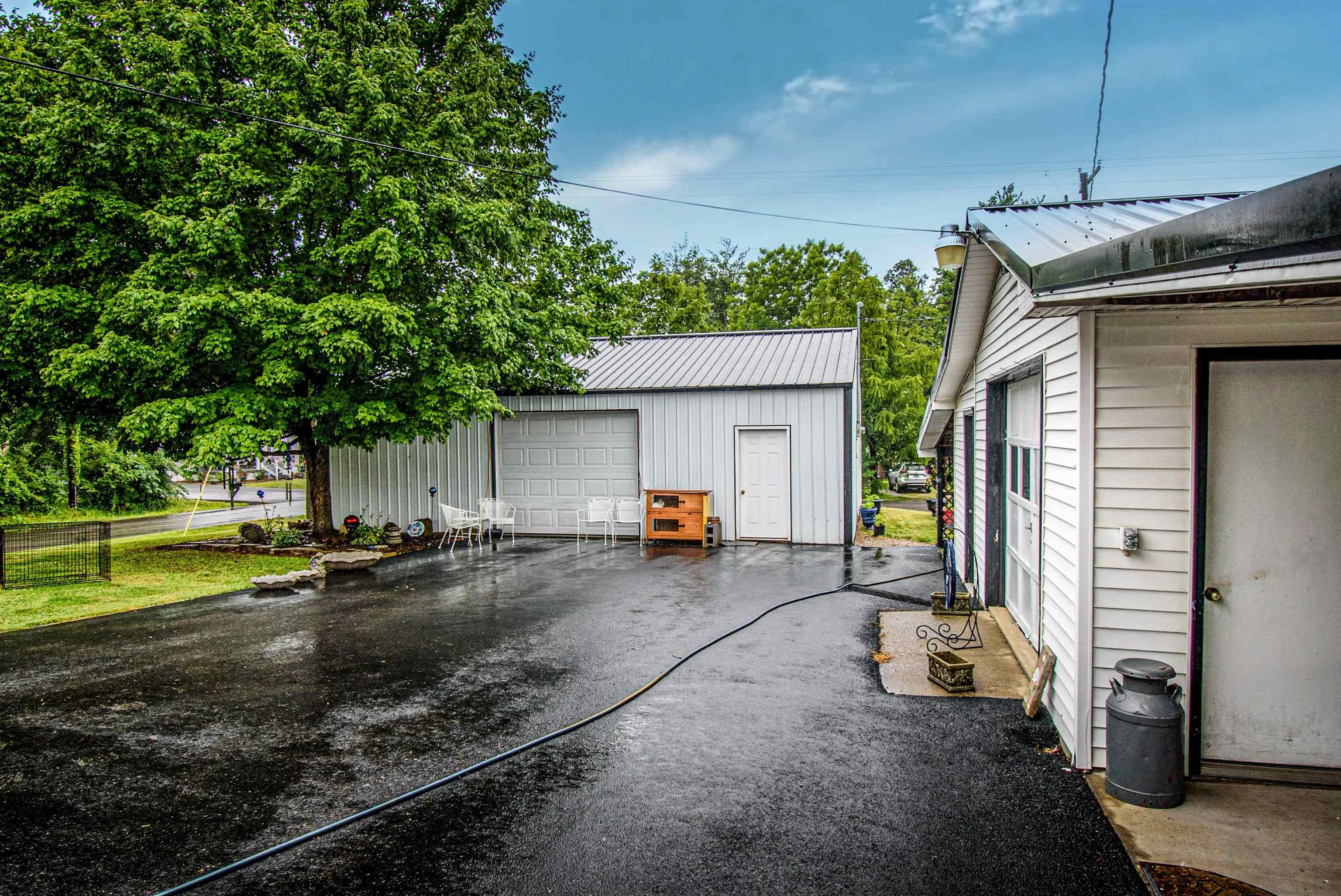 385 Main St, Sacramento, Kentucky 42372, 4 Bedrooms Bedrooms, ,2 BathroomsBathrooms,Single Family Residence,For Sale,Main St,87272