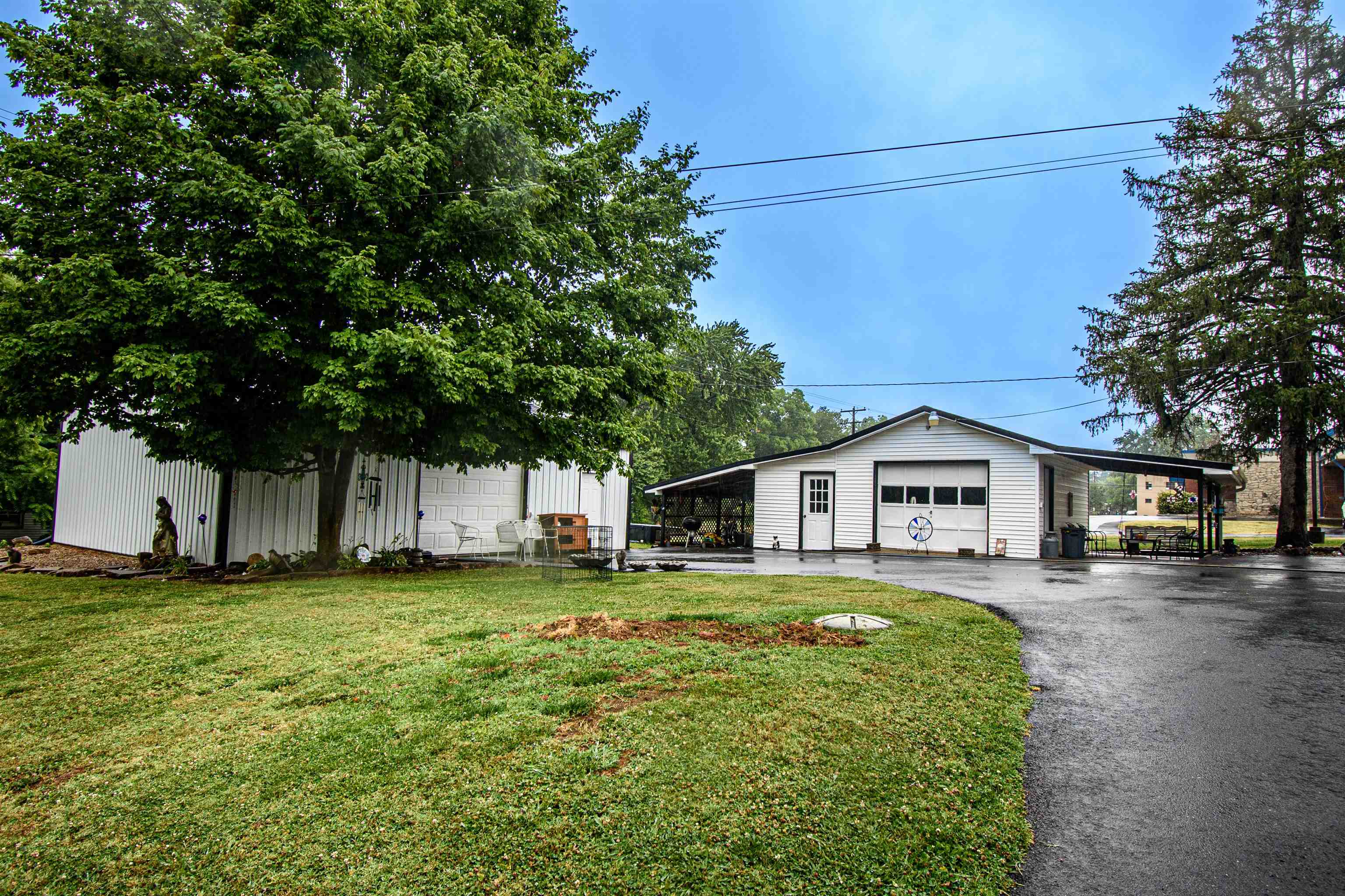 385 Main St, Sacramento, Kentucky 42372, 4 Bedrooms Bedrooms, ,2 BathroomsBathrooms,Single Family Residence,For Sale,Main St,87272