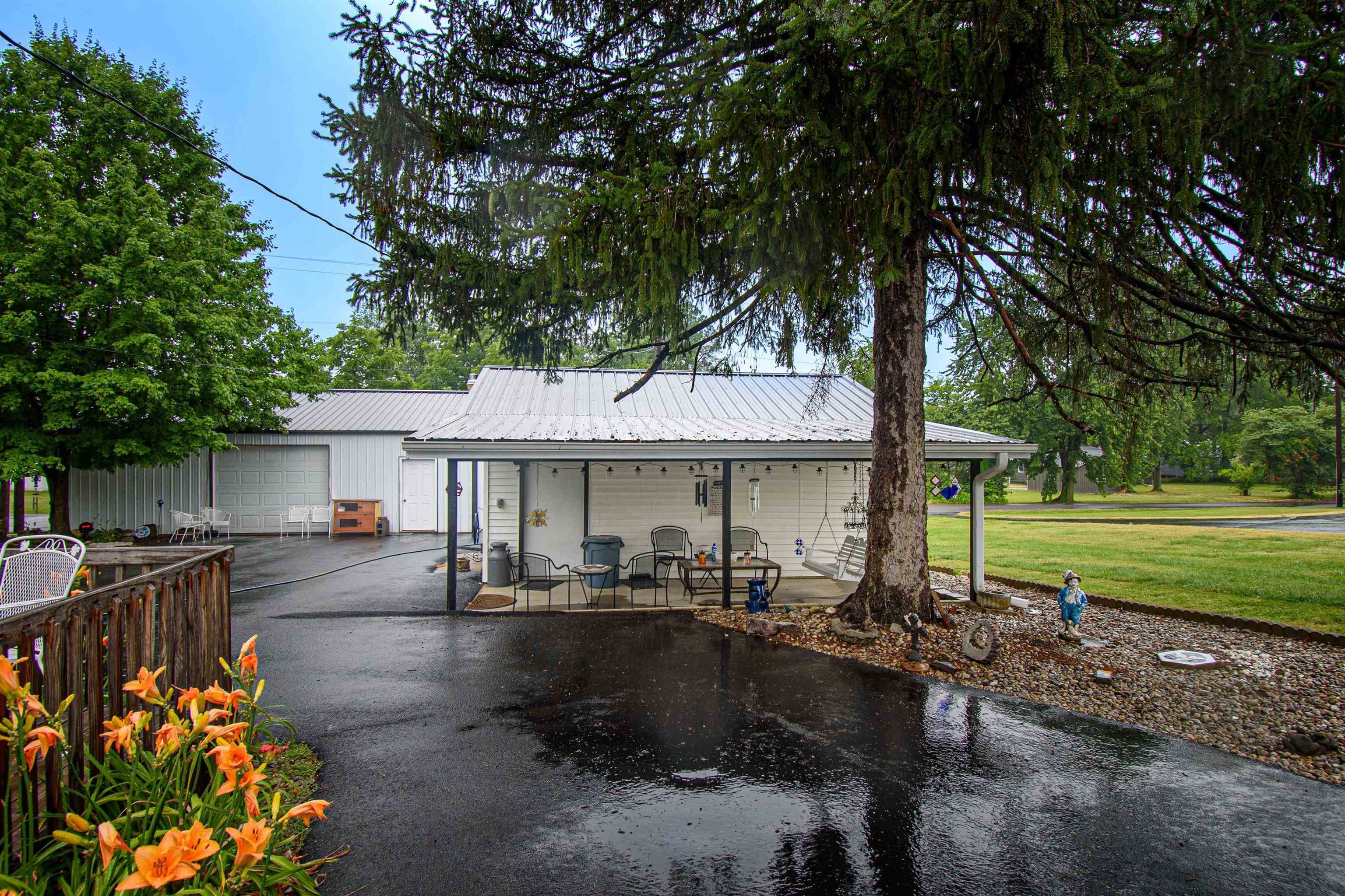 385 Main St, Sacramento, Kentucky 42372, 4 Bedrooms Bedrooms, ,2 BathroomsBathrooms,Single Family Residence,For Sale,Main St,87272