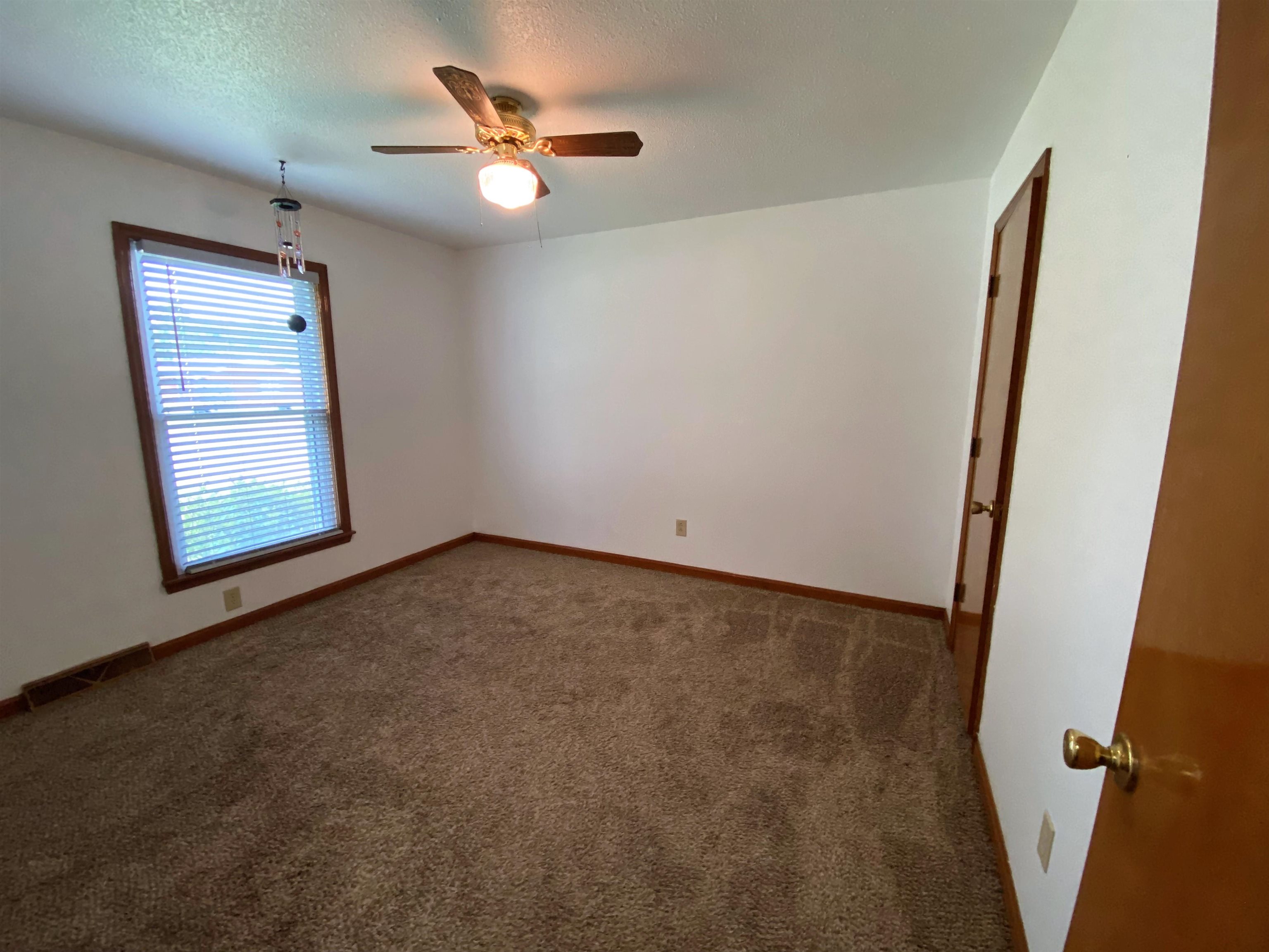 926 Walnut Park Dr., Owensboro, Kentucky 42301, 3 Bedrooms Bedrooms, ,1 BathroomBathrooms,Single Family Residence,For Sale,Walnut Park Dr.,87311
