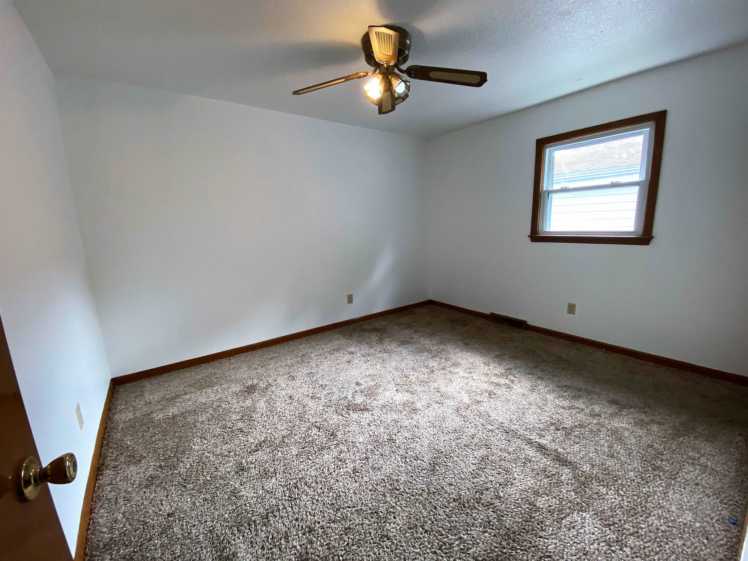 926 Walnut Park Dr., Owensboro, Kentucky 42301, 3 Bedrooms Bedrooms, ,1 BathroomBathrooms,Single Family Residence,For Sale,Walnut Park Dr.,87311