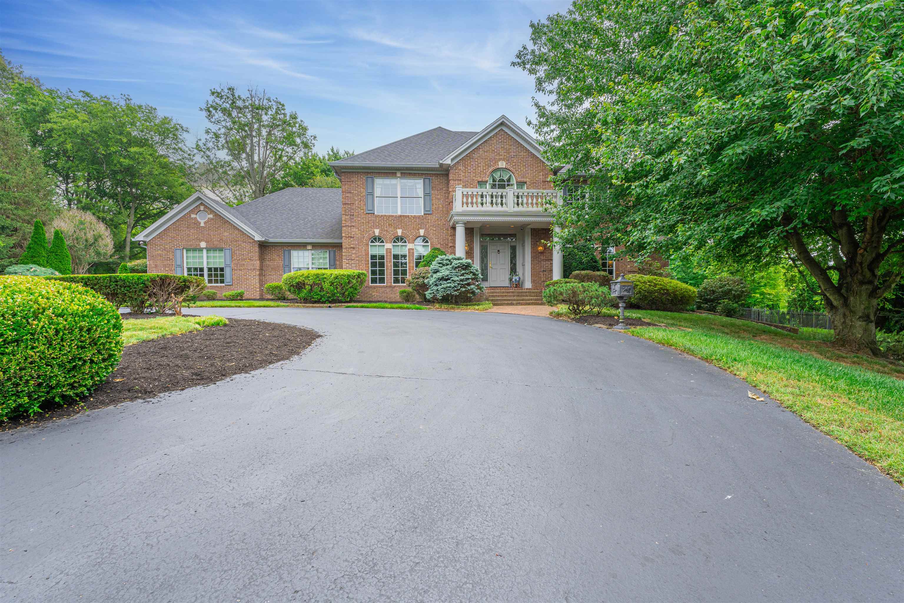 3811 Sandwedge Court, Owensboro, Kentucky 42303, 5 Bedrooms Bedrooms, ,4 BathroomsBathrooms,Single Family Residence,For Sale,Sandwedge Court,87329