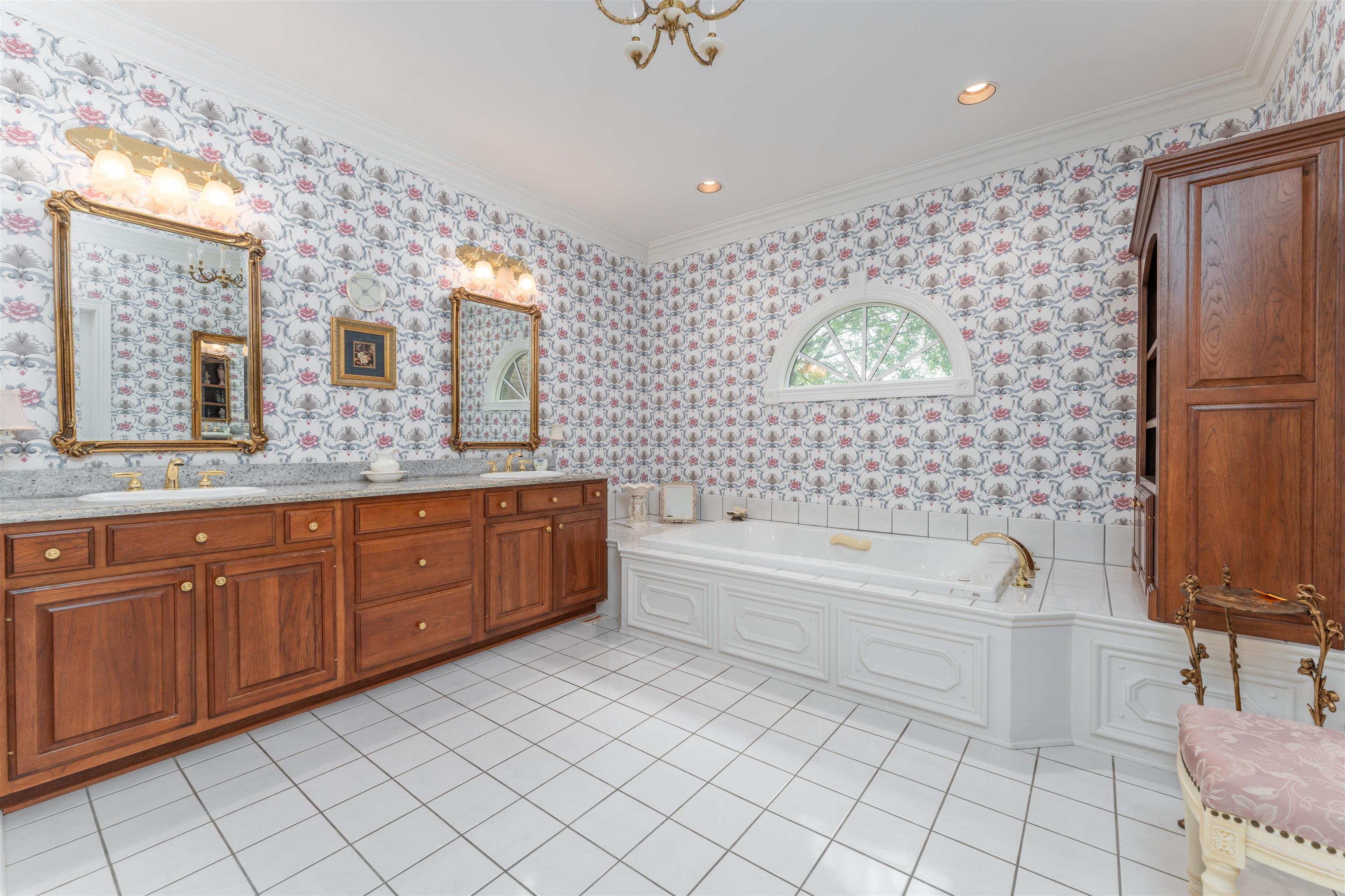 3811 Sandwedge Court, Owensboro, Kentucky 42303, 5 Bedrooms Bedrooms, ,4 BathroomsBathrooms,Single Family Residence,For Sale,Sandwedge Court,87329