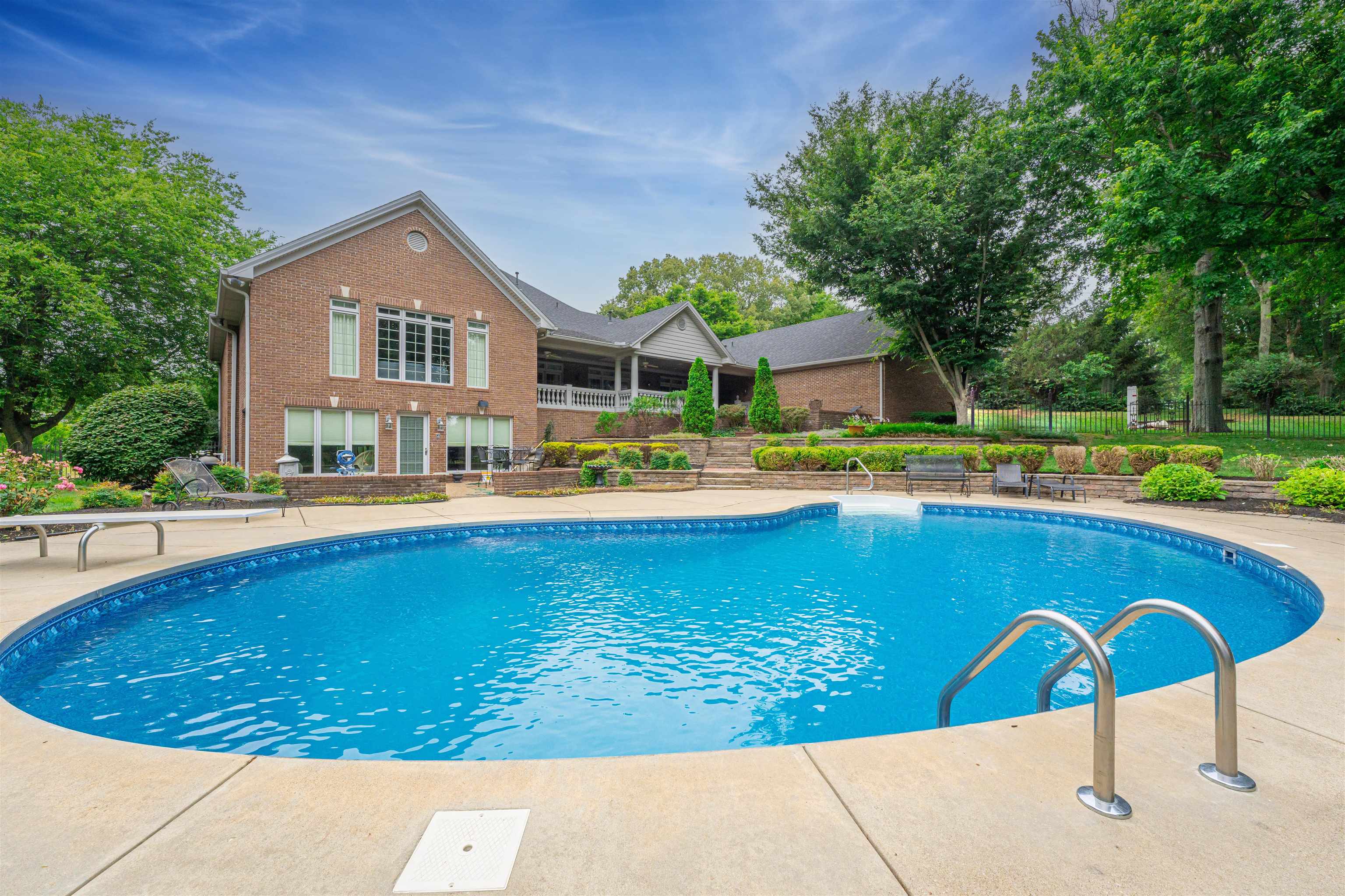 3811 Sandwedge Court, Owensboro, Kentucky 42303, 5 Bedrooms Bedrooms, ,4 BathroomsBathrooms,Single Family Residence,For Sale,Sandwedge Court,87329