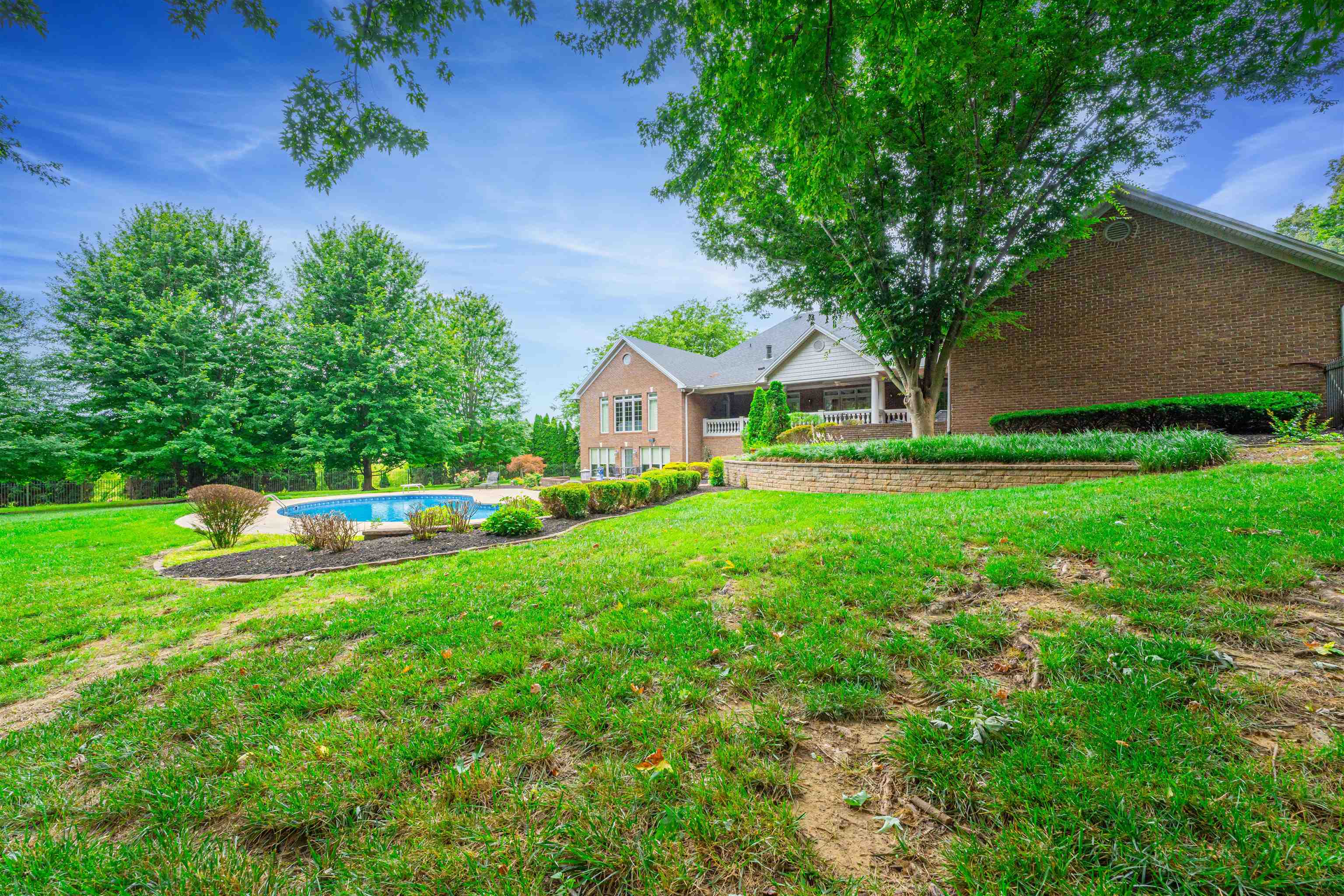 3811 Sandwedge Court, Owensboro, Kentucky 42303, 5 Bedrooms Bedrooms, ,4 BathroomsBathrooms,Single Family Residence,For Sale,Sandwedge Court,87329
