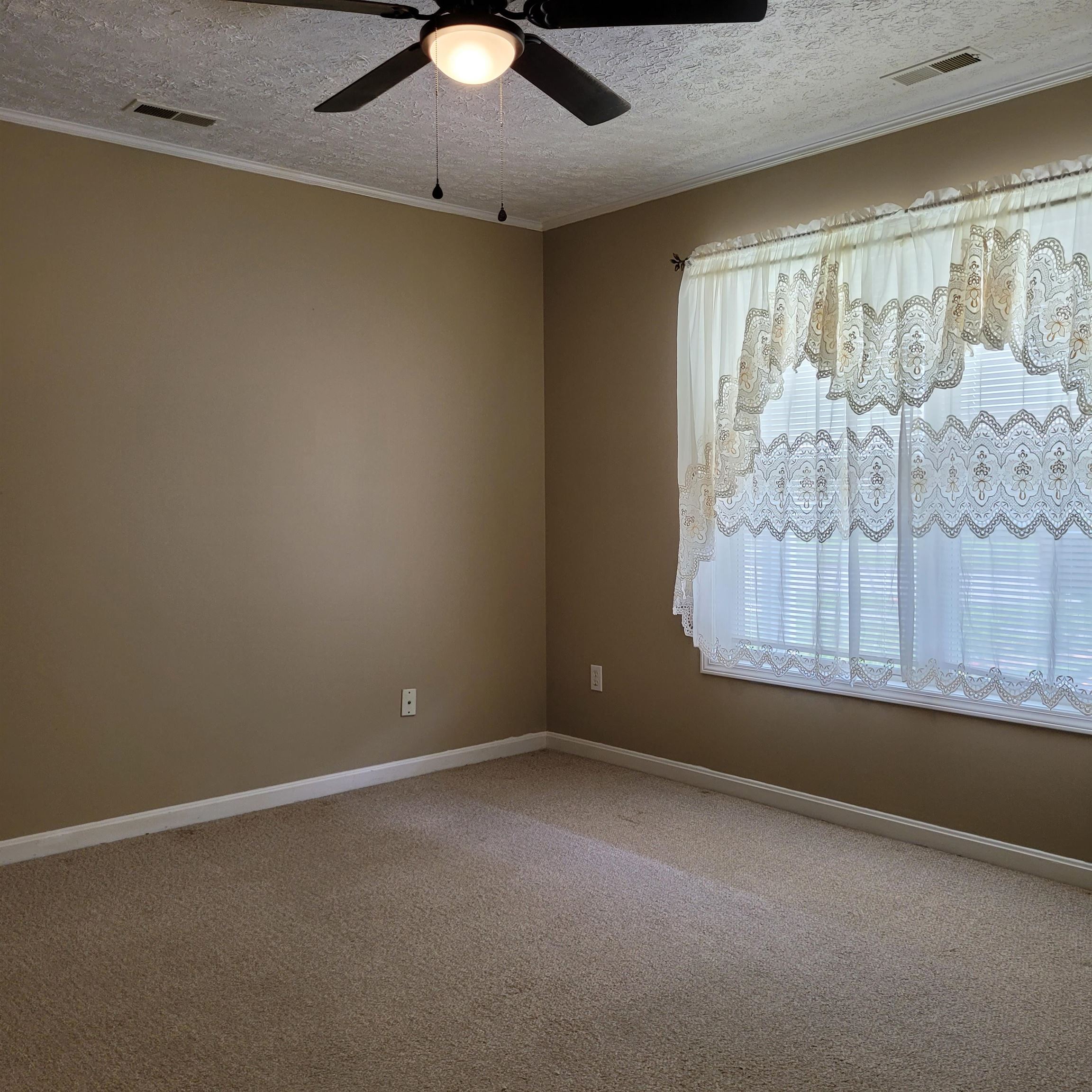 522 Bolivar Street, Owensboro, Kentucky 42303, 3 Bedrooms Bedrooms, ,1 BathroomBathrooms,Single Family Residence,For Sale,Bolivar Street,87337