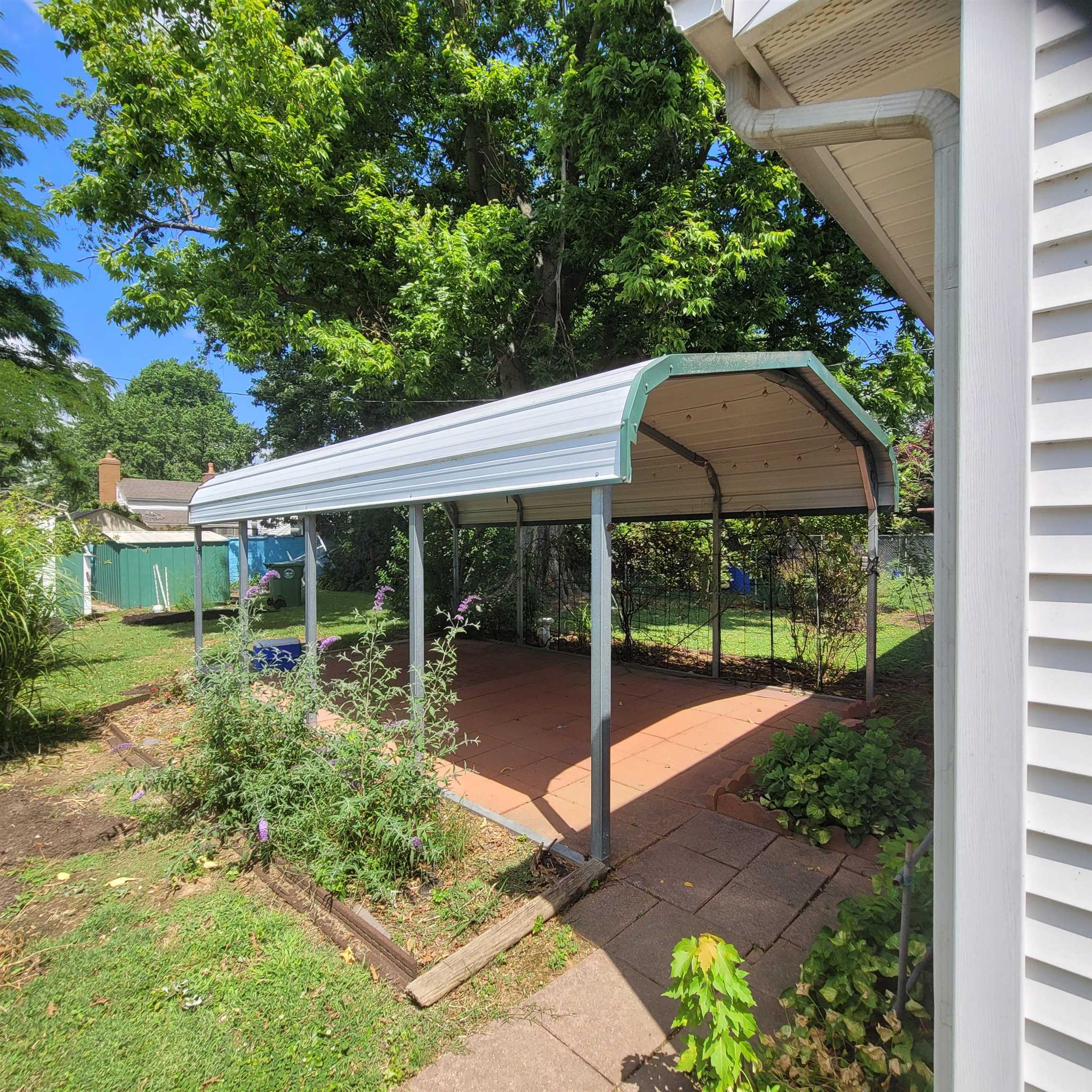 522 Bolivar Street, Owensboro, Kentucky 42303, 3 Bedrooms Bedrooms, ,1 BathroomBathrooms,Single Family Residence,For Sale,Bolivar Street,87337