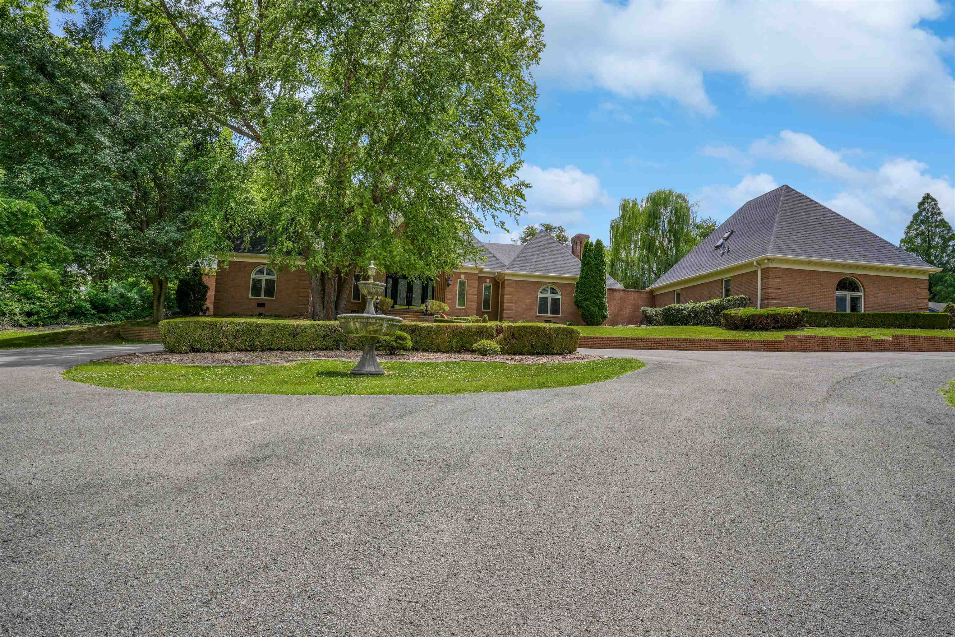 3644 Highway 351, Henderson, Kentucky 42420, 5 Bedrooms Bedrooms, ,3 BathroomsBathrooms,Single Family Residence,For Sale,Highway 351,87345
