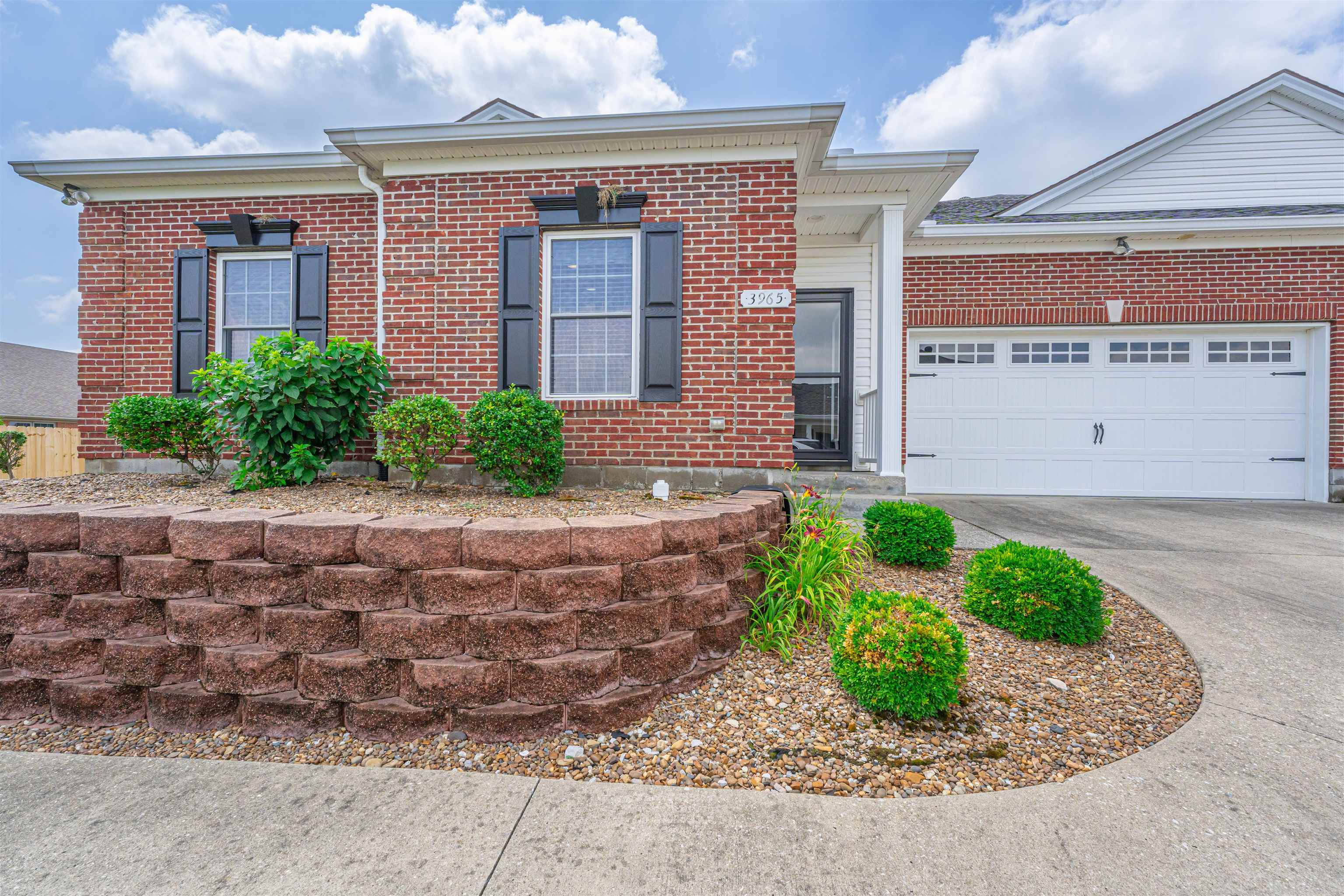 3965 Brookside Court, Owensboro, Kentucky 42303, 2 Bedrooms Bedrooms, ,2 BathroomsBathrooms,Single Family Residence,For Sale,Brookside Court,87366
