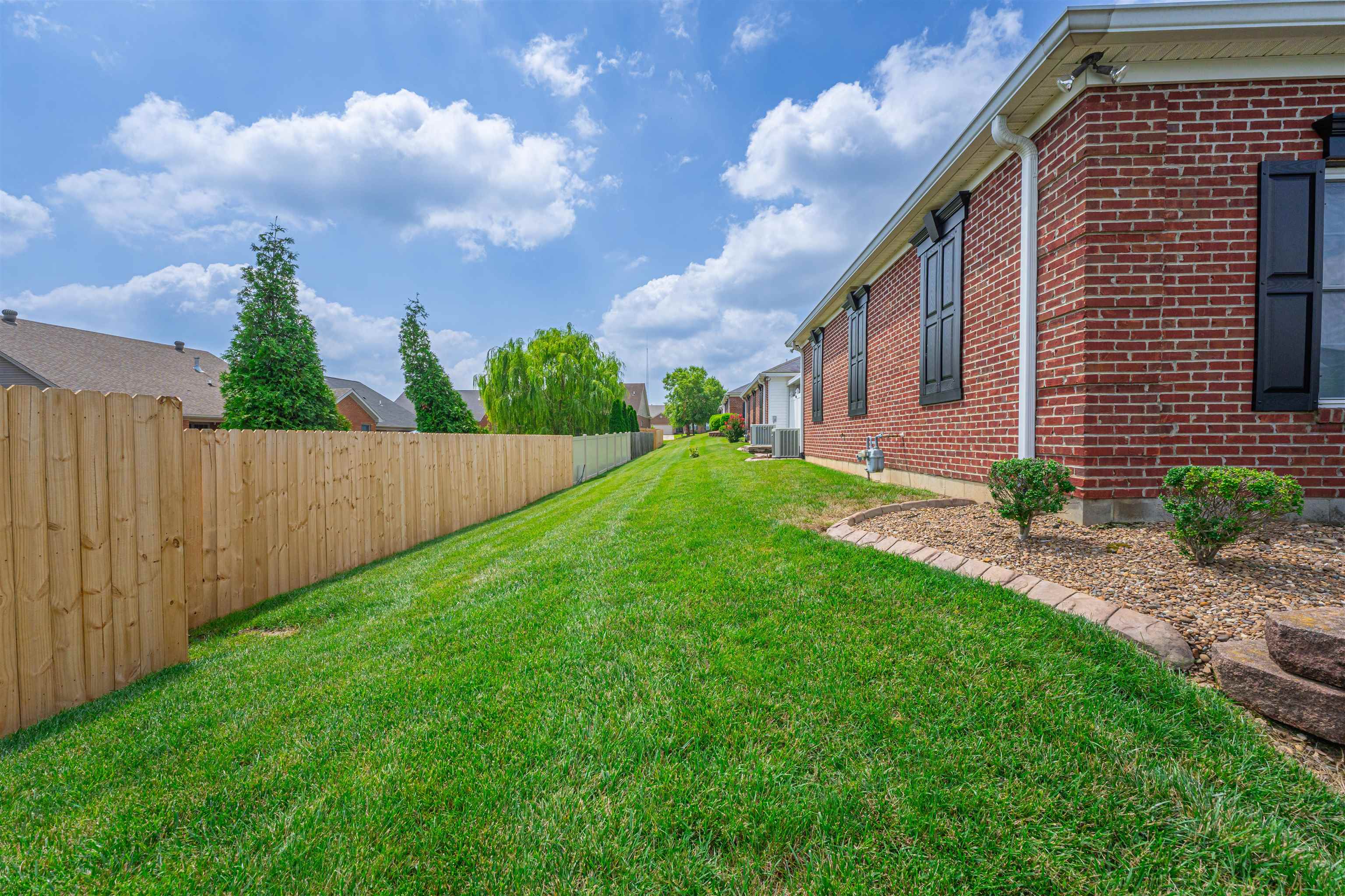 3965 Brookside Court, Owensboro, Kentucky 42303, 2 Bedrooms Bedrooms, ,2 BathroomsBathrooms,Single Family Residence,For Sale,Brookside Court,87366