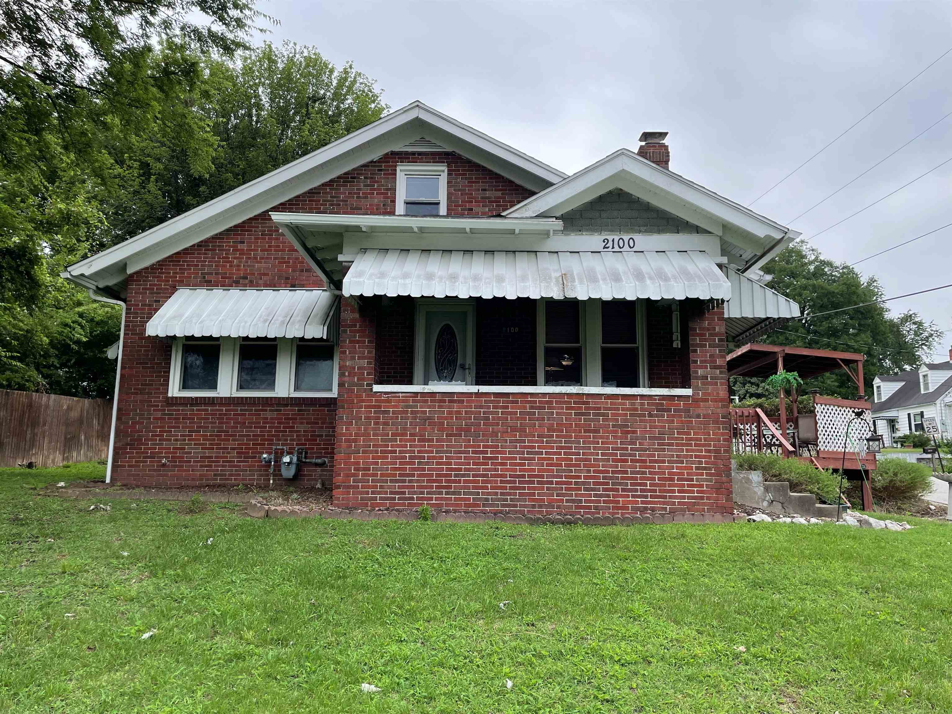 2100 4th Street, Owensboro, Kentucky 42303, 3 Bedrooms Bedrooms, ,1 BathroomBathrooms,Single Family Residence,For Sale,4th Street,87371