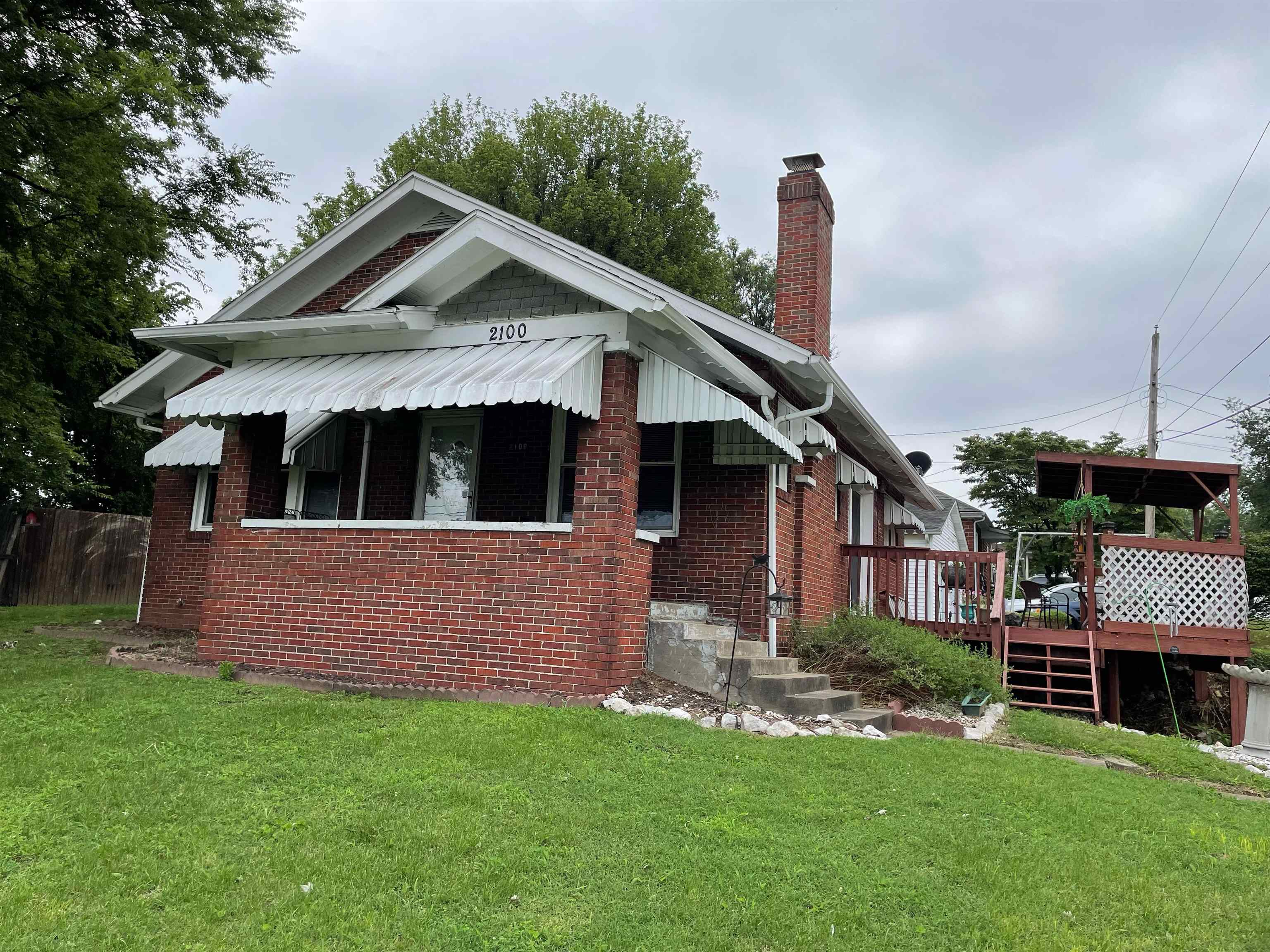 2100 4th Street, Owensboro, Kentucky 42303, 3 Bedrooms Bedrooms, ,1 BathroomBathrooms,Single Family Residence,For Sale,4th Street,87371