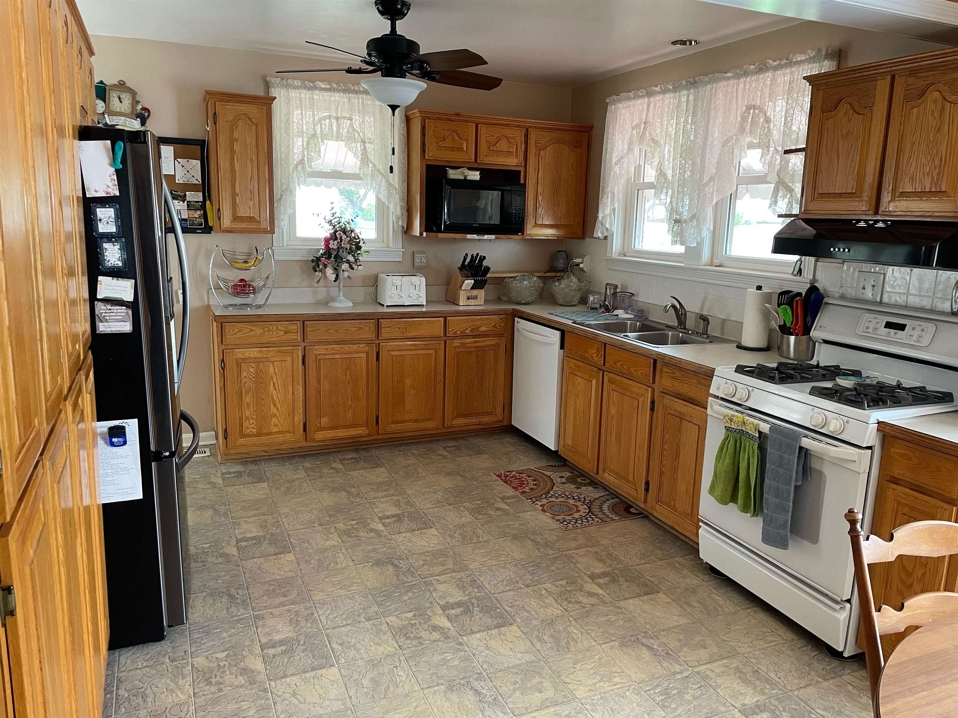 2100 4th Street, Owensboro, Kentucky 42303, 3 Bedrooms Bedrooms, ,1 BathroomBathrooms,Single Family Residence,For Sale,4th Street,87371
