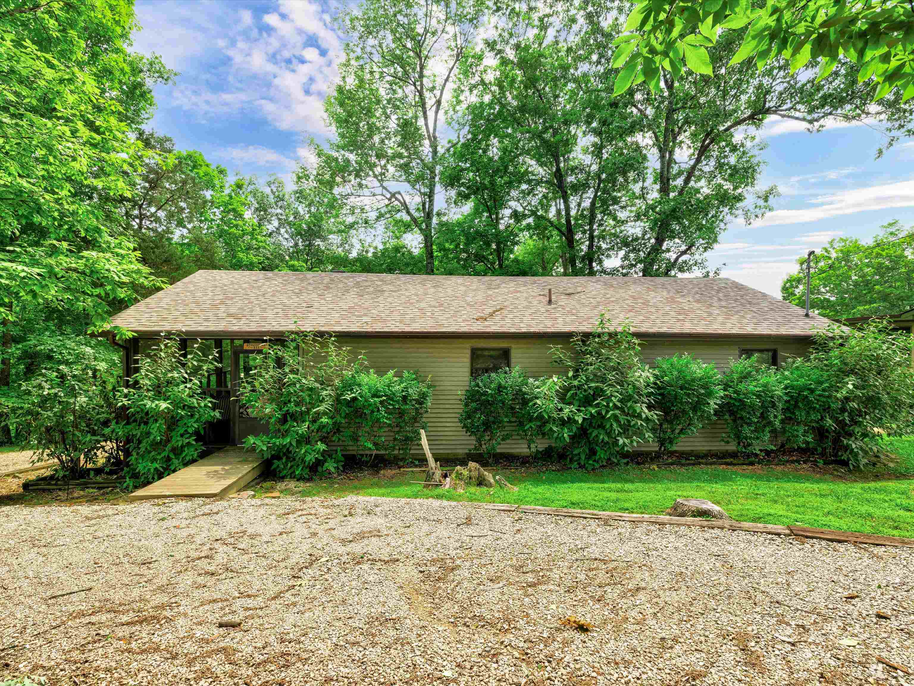 822 Spring Shores Ln, Falls of Rough, Kentucky 40119, 2 Bedrooms Bedrooms, ,1 BathroomBathrooms,Single Family Residence,For Sale,Spring Shores Ln,87372