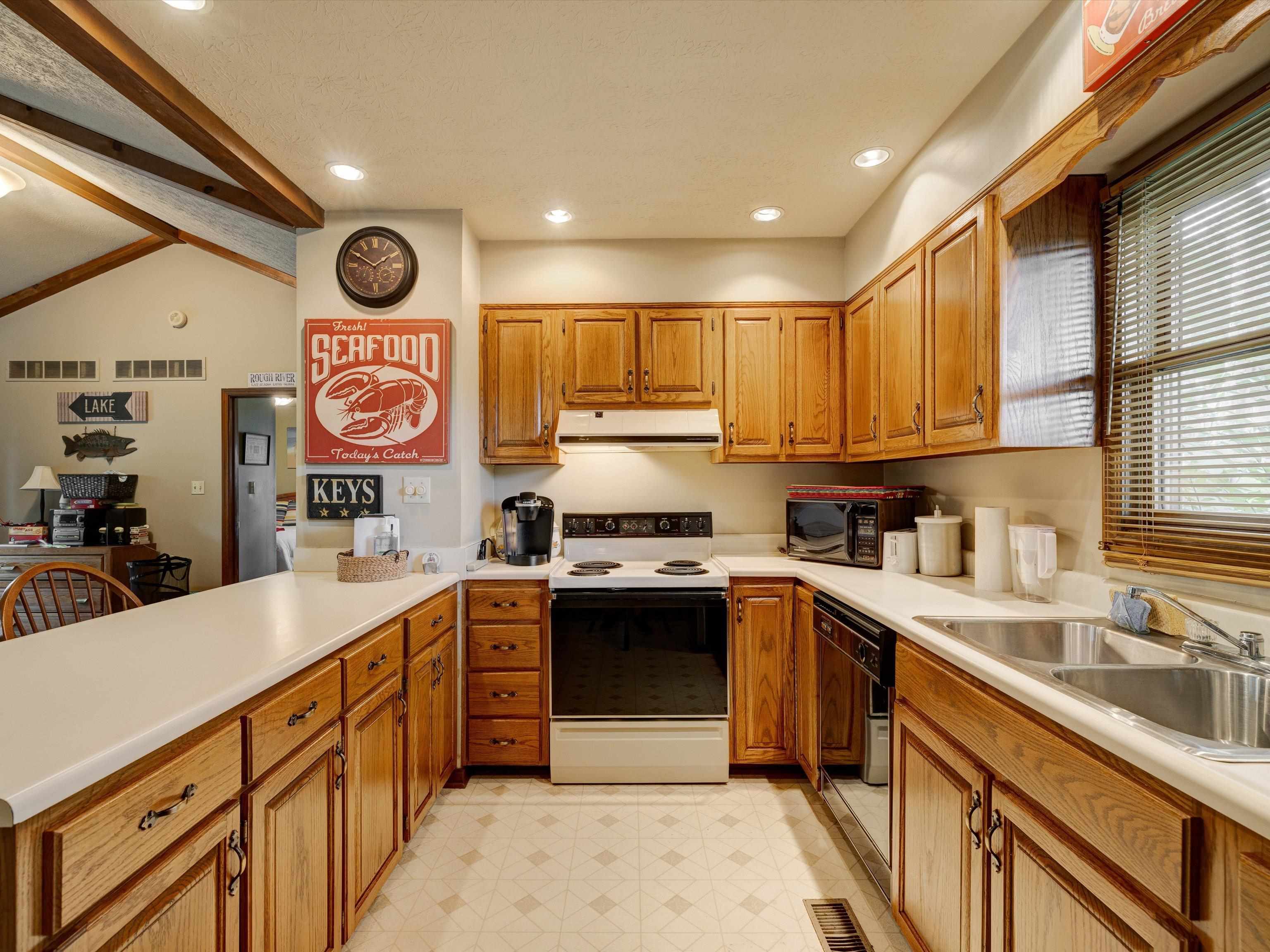 822 Spring Shores Ln, Falls of Rough, Kentucky 40119, 2 Bedrooms Bedrooms, ,1 BathroomBathrooms,Single Family Residence,For Sale,Spring Shores Ln,87372