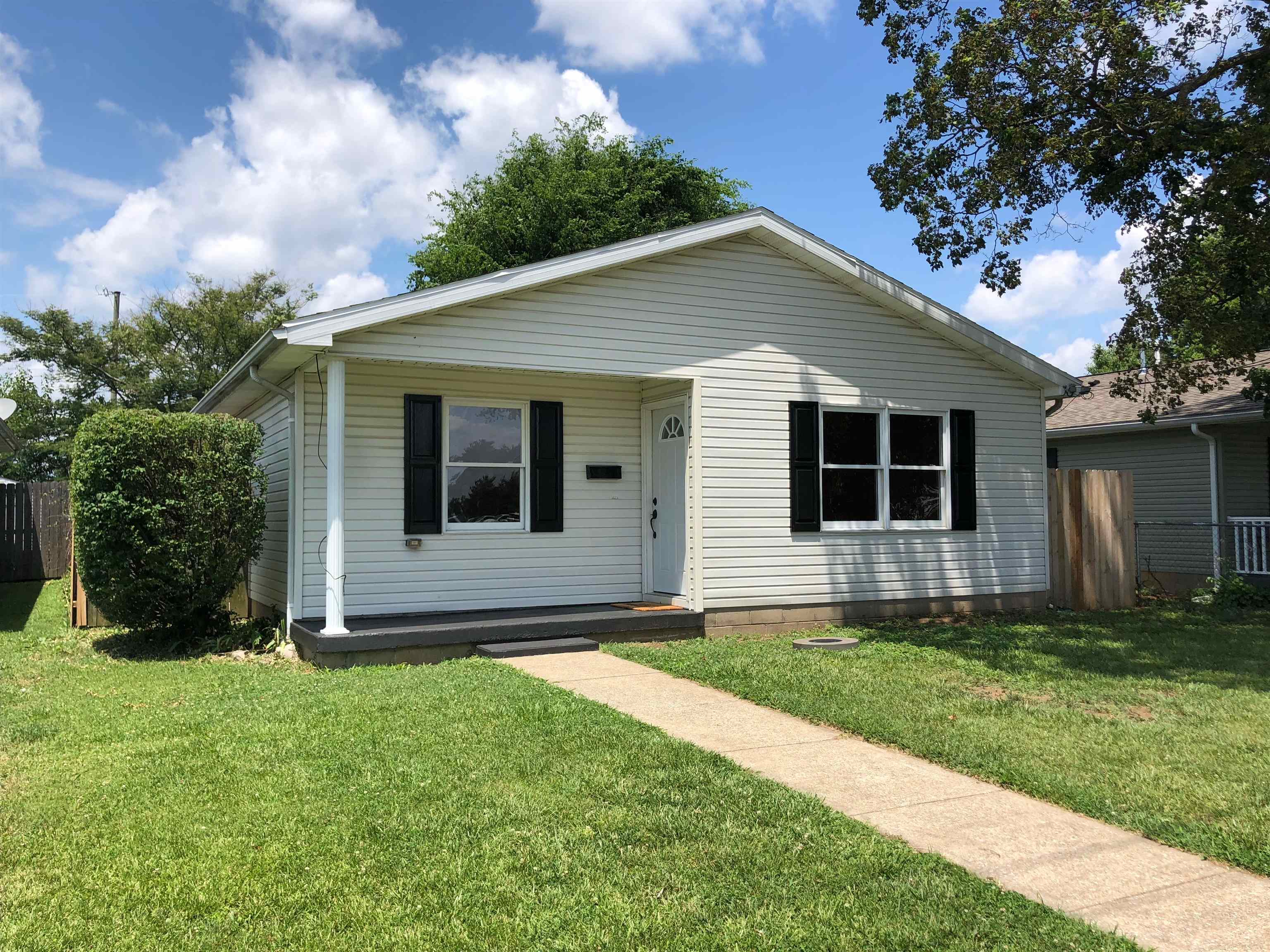 1623 West 5th Street, Owensboro, Kentucky 42301, 3 Bedrooms Bedrooms, ,1 BathroomBathrooms,Single Family Residence,For Sale,West 5th Street,87379
