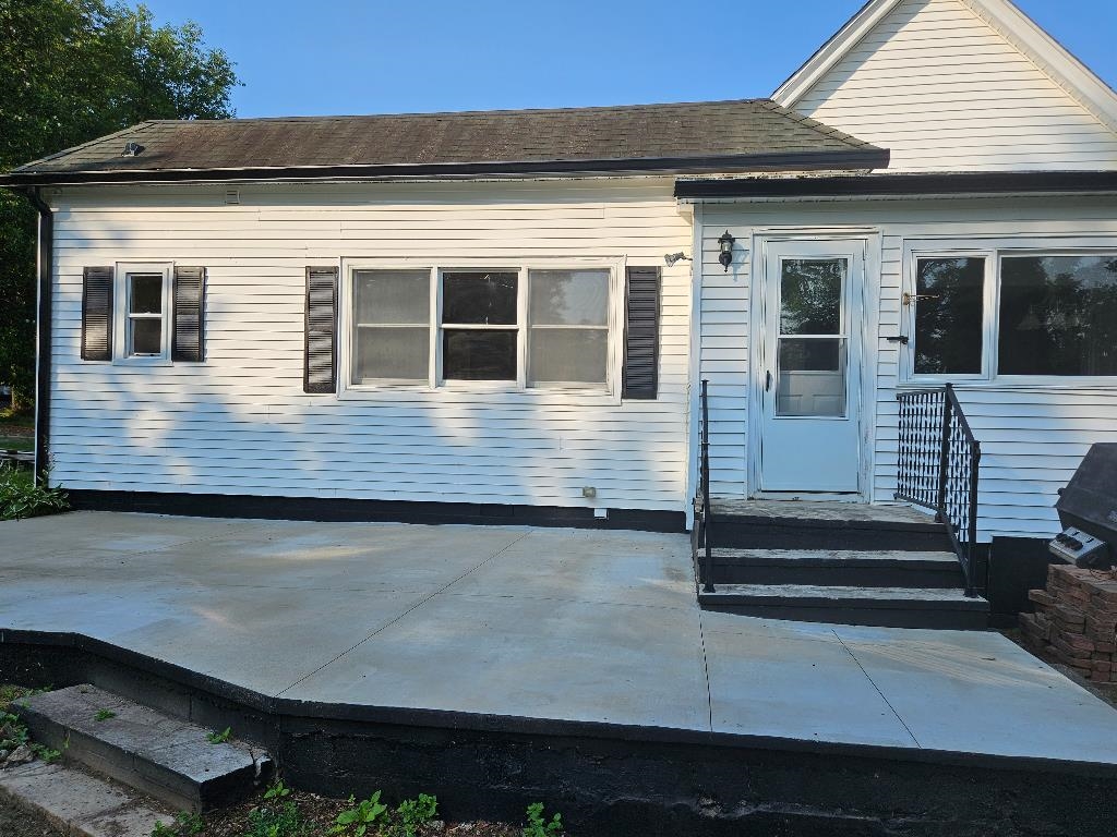 207 Oakway St, Henderson, Kentucky 42420, 4 Bedrooms Bedrooms, ,3 BathroomsBathrooms,Single Family Residence,For Sale,Oakway St,87455