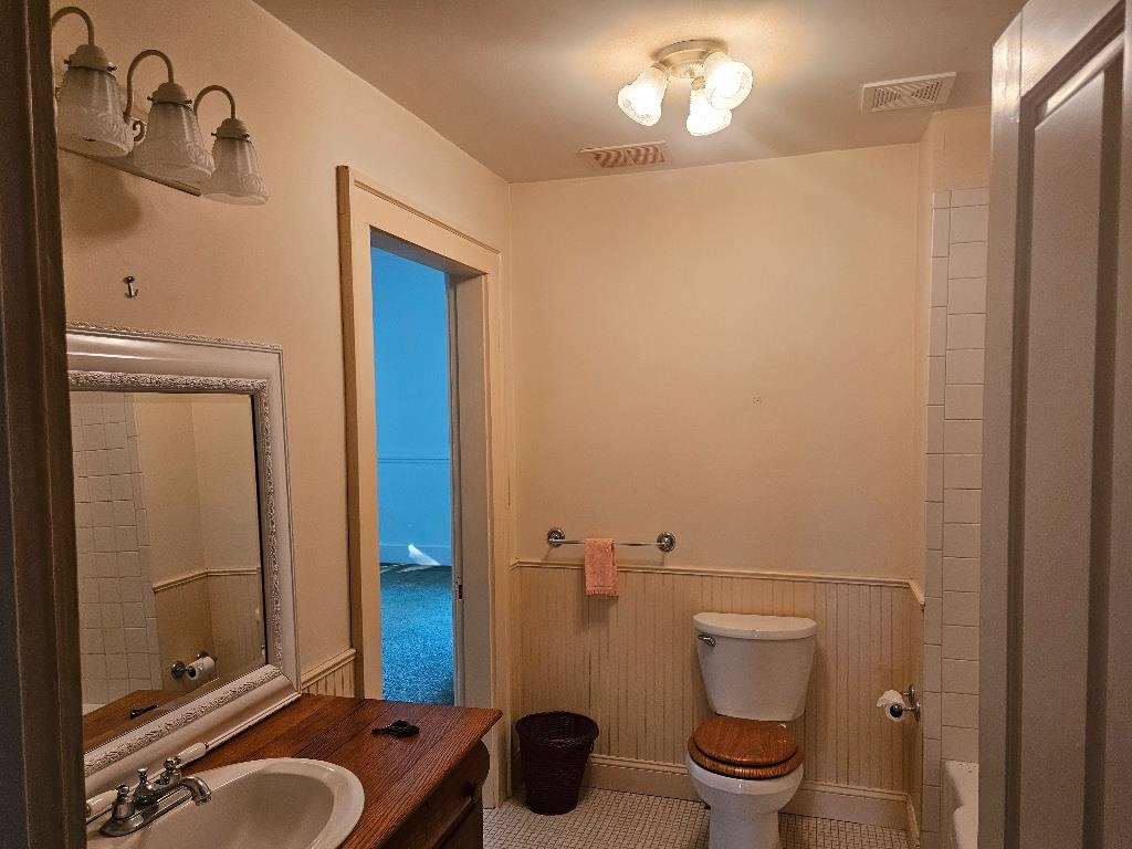 207 Oakway St, Henderson, Kentucky 42420, 4 Bedrooms Bedrooms, ,3 BathroomsBathrooms,Single Family Residence,For Sale,Oakway St,87455