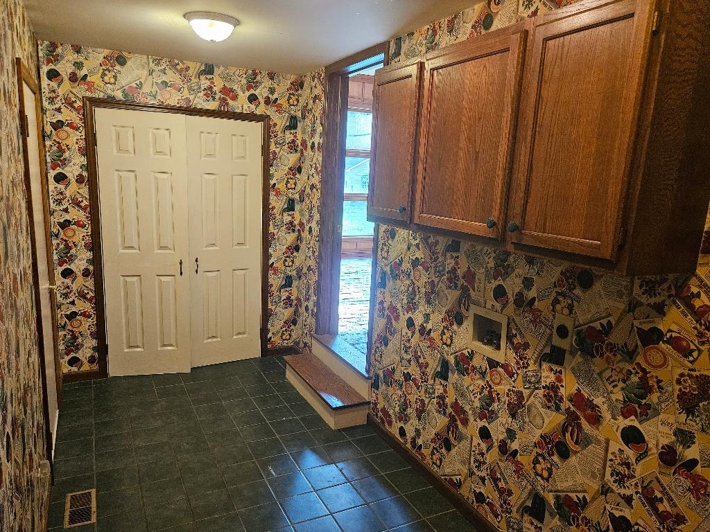 207 Oakway St, Henderson, Kentucky 42420, 4 Bedrooms Bedrooms, ,3 BathroomsBathrooms,Single Family Residence,For Sale,Oakway St,87455