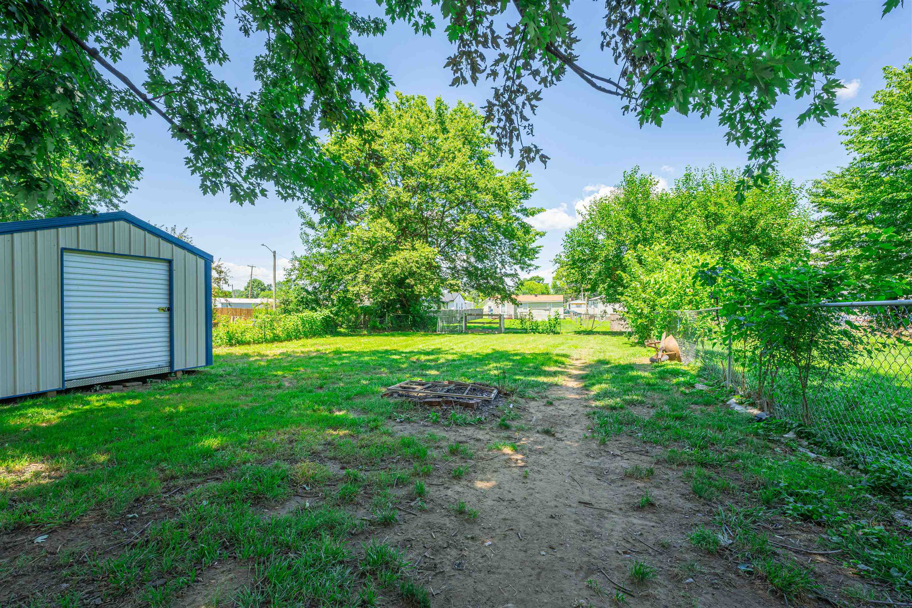 2415 Nelson Ave, Owensboro, Kentucky 42301, 3 Bedrooms Bedrooms, ,1 BathroomBathrooms,Single Family Residence,For Sale,Nelson Ave,87474