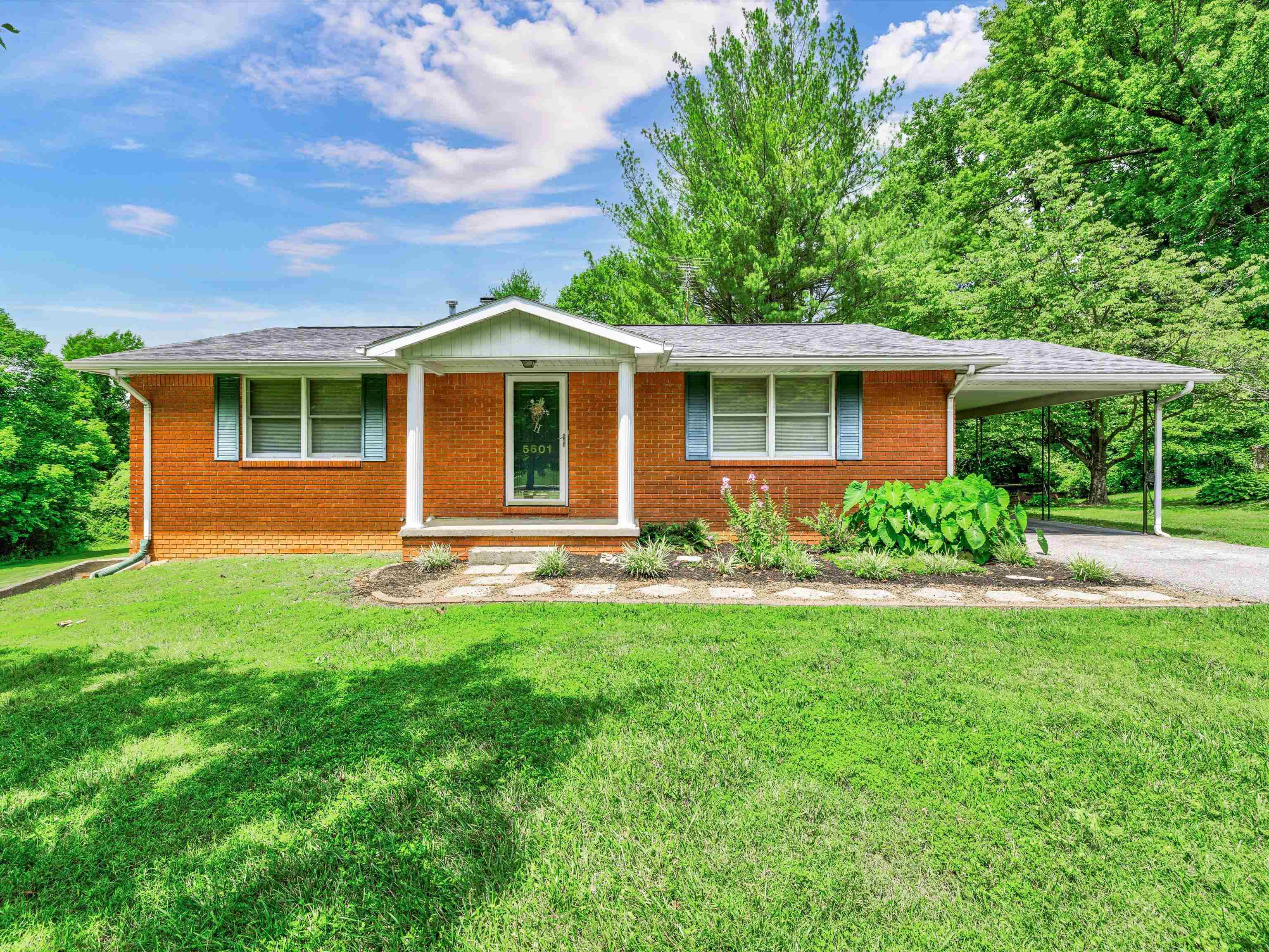 5601 Jones Road, Owensboro, Kentucky 42303, 2 Bedrooms Bedrooms, ,2 BathroomsBathrooms,Single Family Residence,For Sale,Jones Road,87479