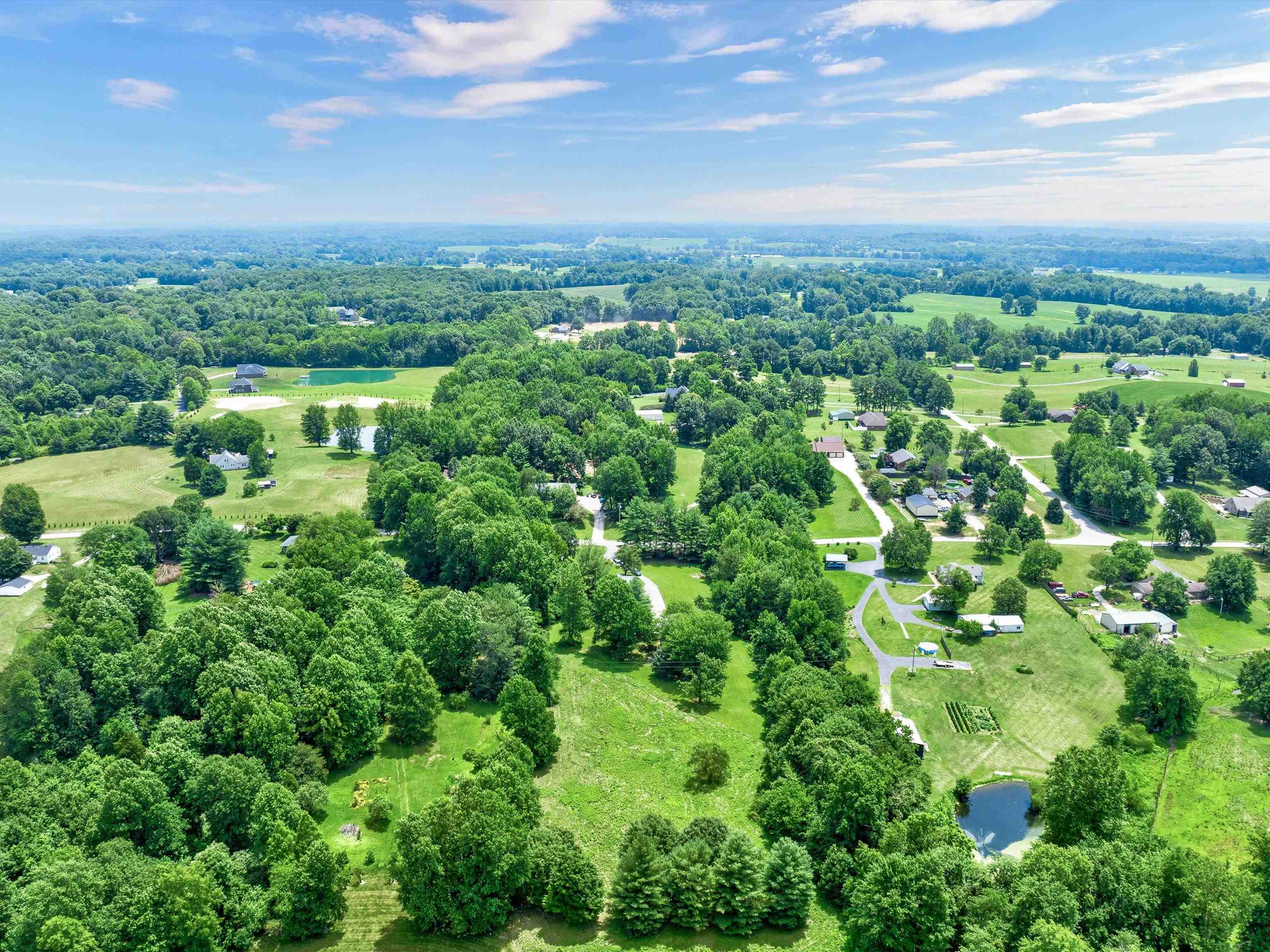 5601 Jones Road, Owensboro, Kentucky 42303, 2 Bedrooms Bedrooms, ,2 BathroomsBathrooms,Single Family Residence,For Sale,Jones Road,87479