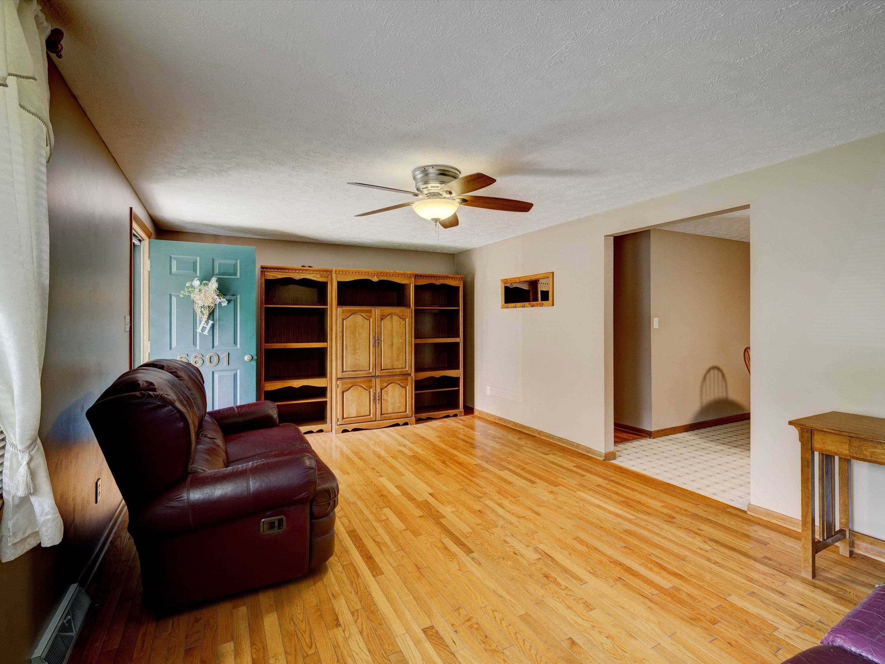 5601 Jones Road, Owensboro, Kentucky 42303, 2 Bedrooms Bedrooms, ,2 BathroomsBathrooms,Single Family Residence,For Sale,Jones Road,87479