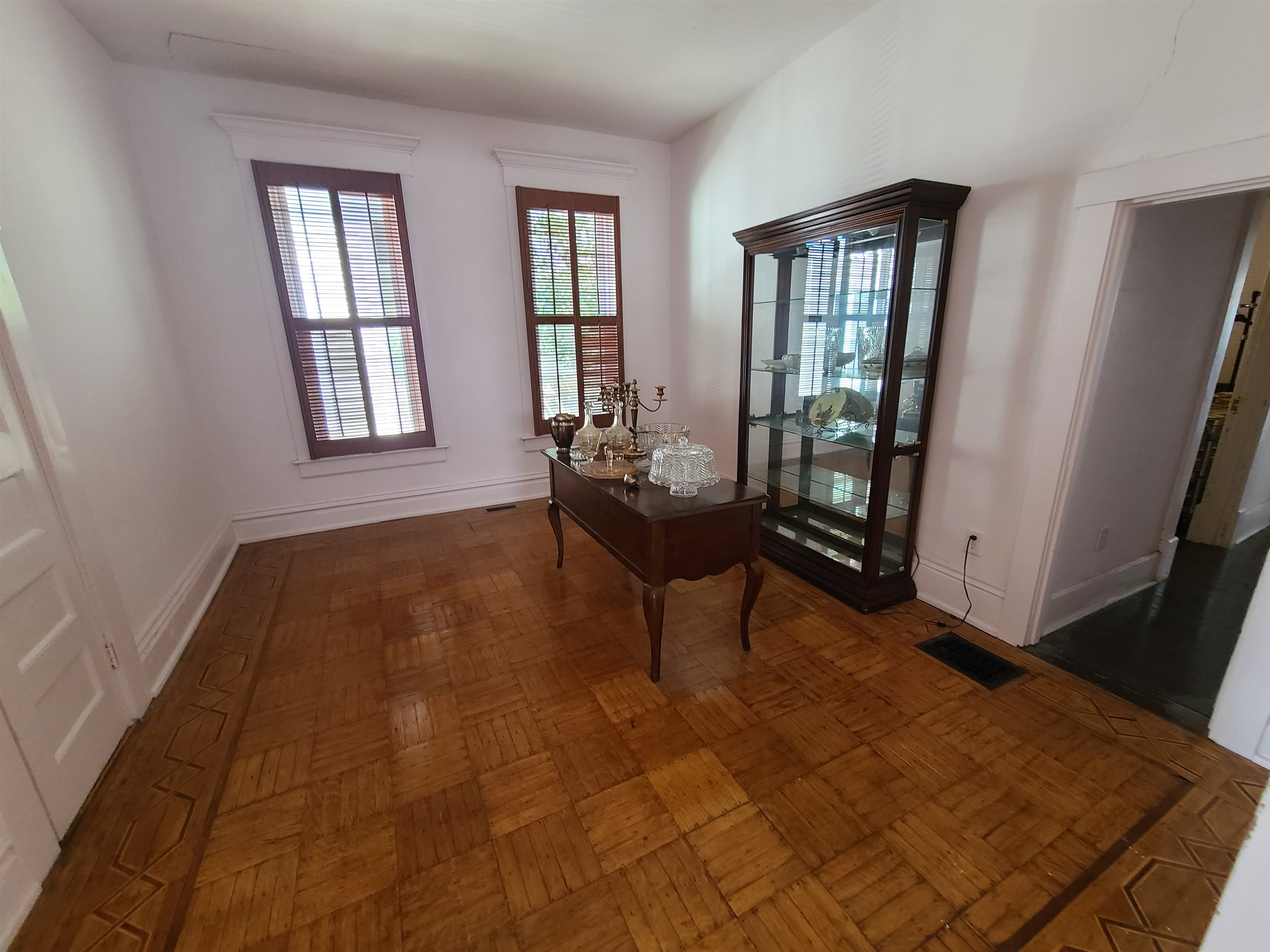 1229 Allen, Owensboro, Kentucky 42303, 5 Bedrooms Bedrooms, ,4 BathroomsBathrooms,Single Family Residence,For Sale,Allen,87580