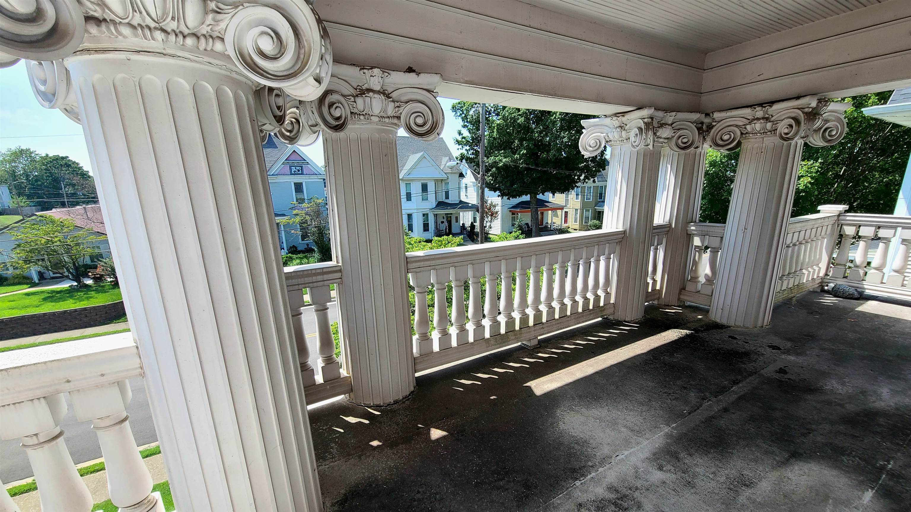 1229 Allen, Owensboro, Kentucky 42303, 5 Bedrooms Bedrooms, ,4 BathroomsBathrooms,Single Family Residence,For Sale,Allen,87580