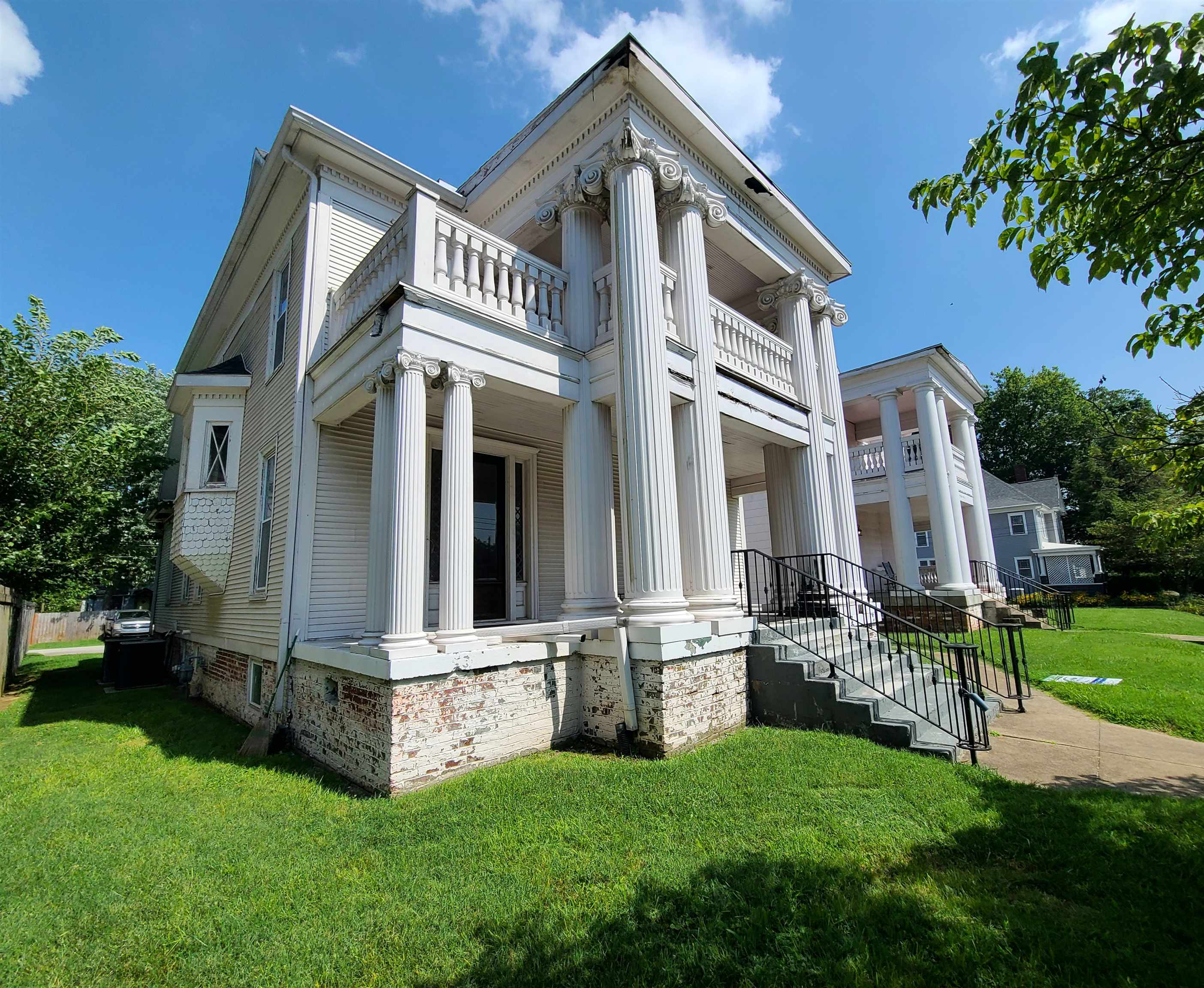 1229 Allen, Owensboro, Kentucky 42303, 5 Bedrooms Bedrooms, ,4 BathroomsBathrooms,Single Family Residence,For Sale,Allen,87580
