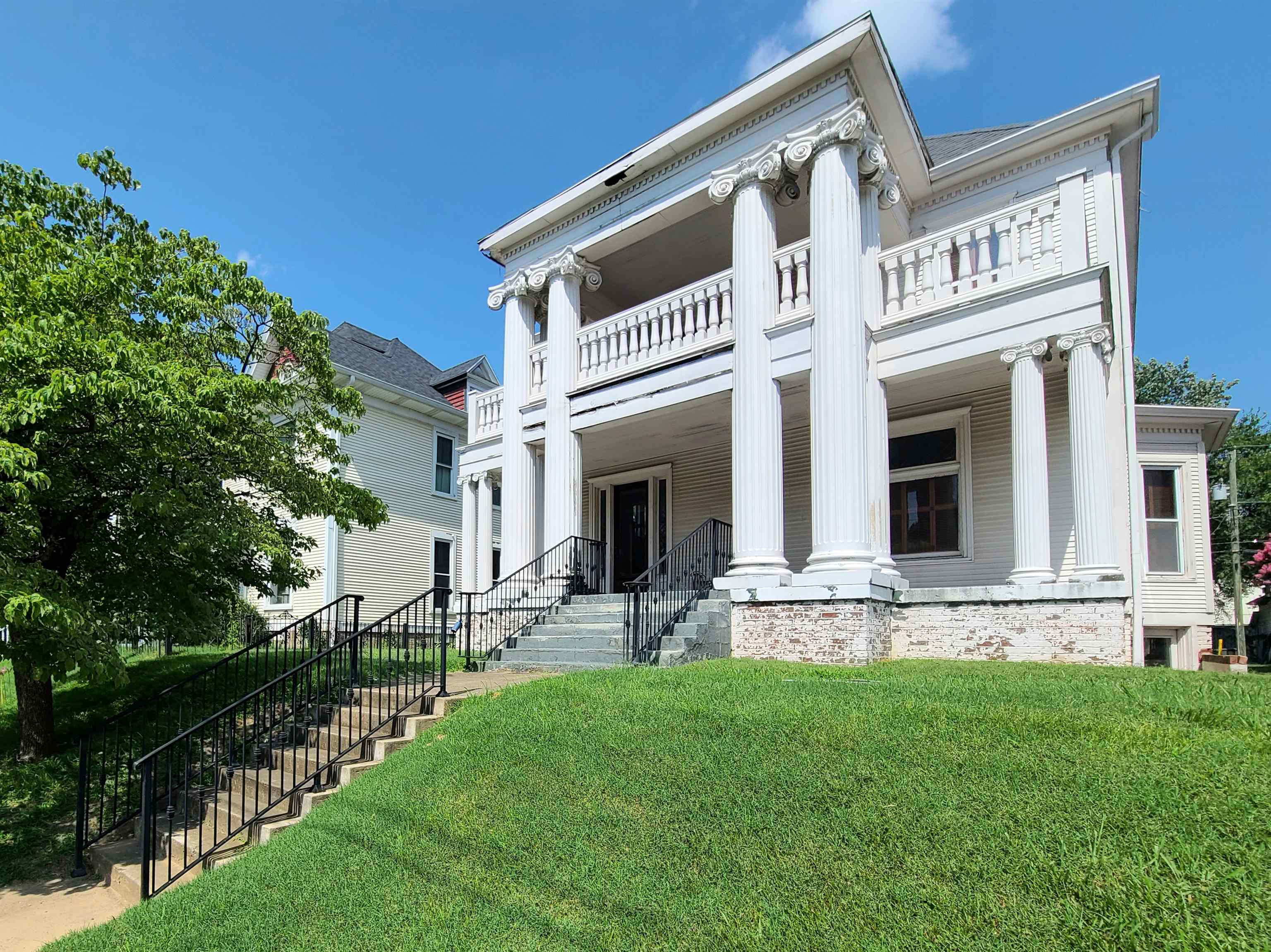 1229 Allen, Owensboro, Kentucky 42303, 5 Bedrooms Bedrooms, ,4 BathroomsBathrooms,Single Family Residence,For Sale,Allen,87580
