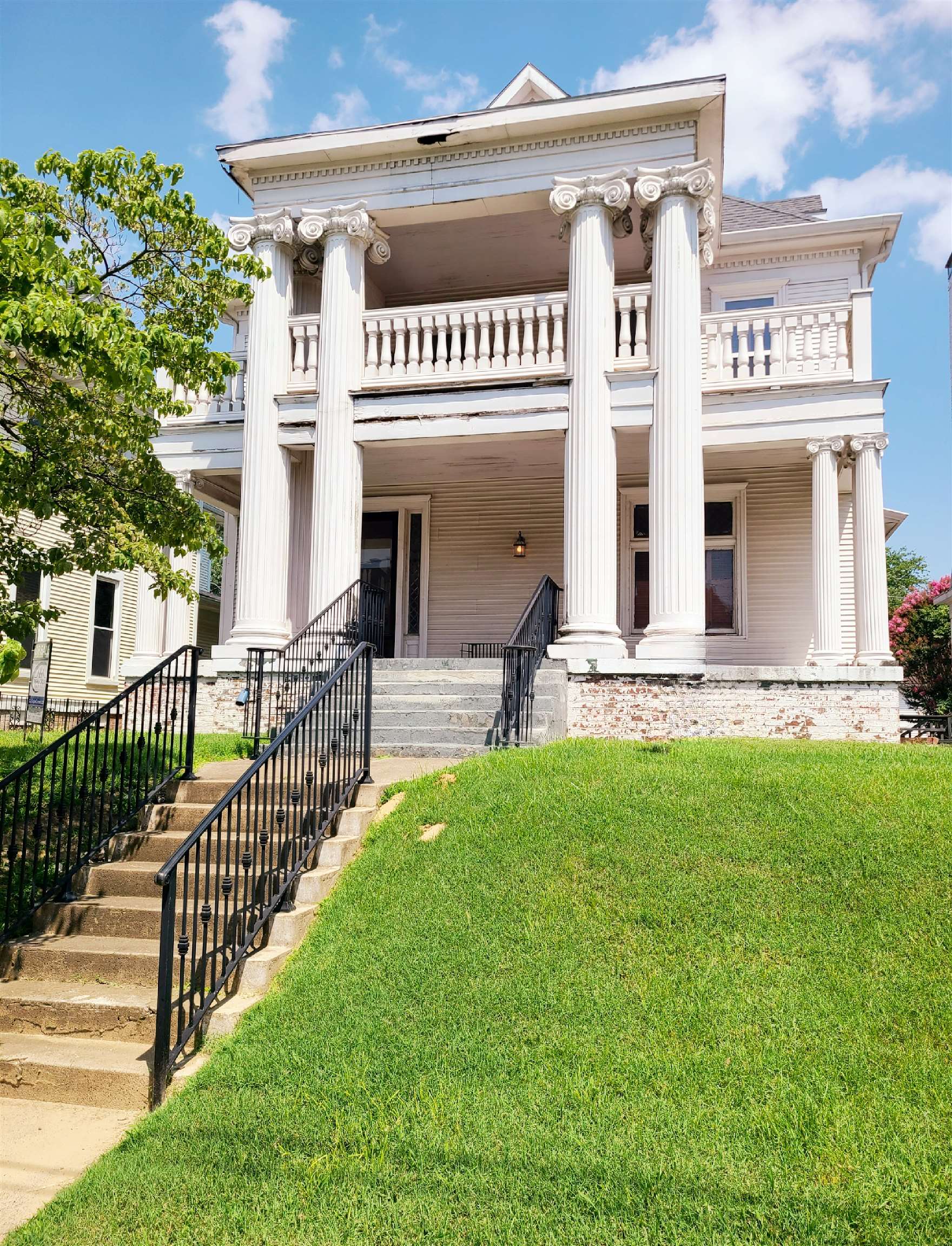 1229 Allen, Owensboro, Kentucky 42303, 5 Bedrooms Bedrooms, ,4 BathroomsBathrooms,Single Family Residence,For Sale,Allen,87580