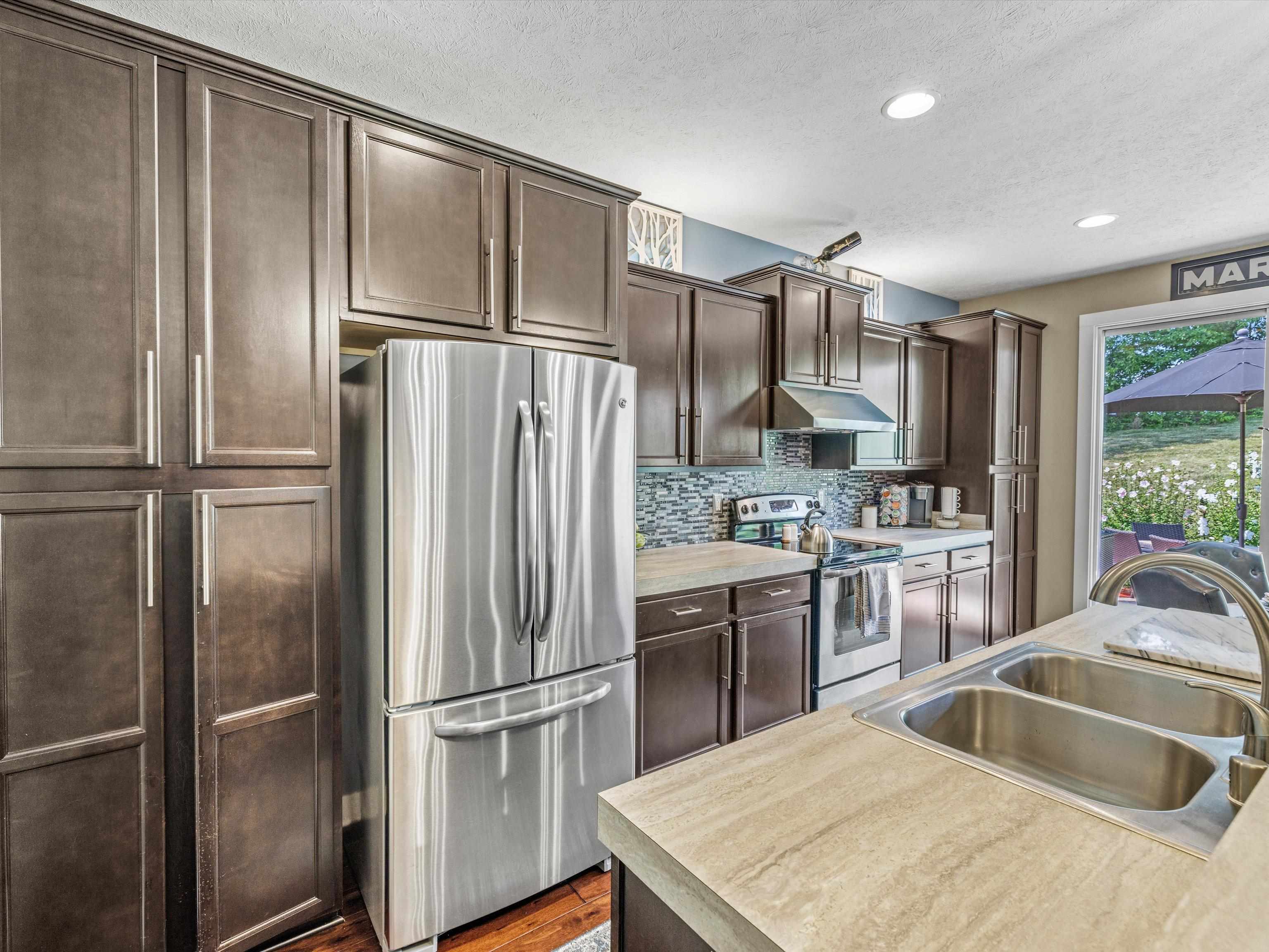 2102 Meadowhill Lane, Utica, Kentucky 42376, 2 Bedrooms Bedrooms, ,2 BathroomsBathrooms,Single Family Residence,For Sale,Meadowhill Lane,87588