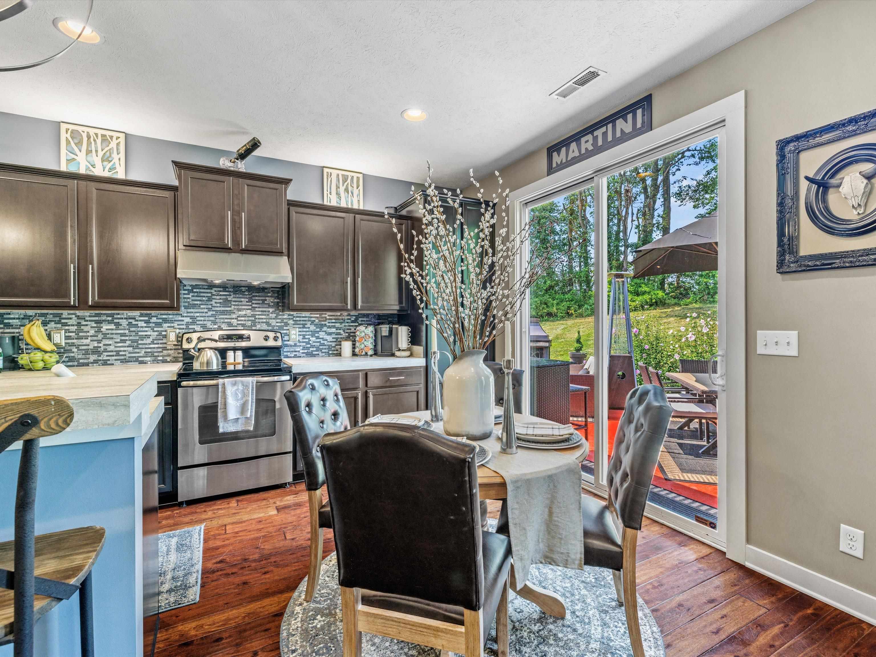2102 Meadowhill Lane, Utica, Kentucky 42376, 2 Bedrooms Bedrooms, ,2 BathroomsBathrooms,Single Family Residence,For Sale,Meadowhill Lane,87588