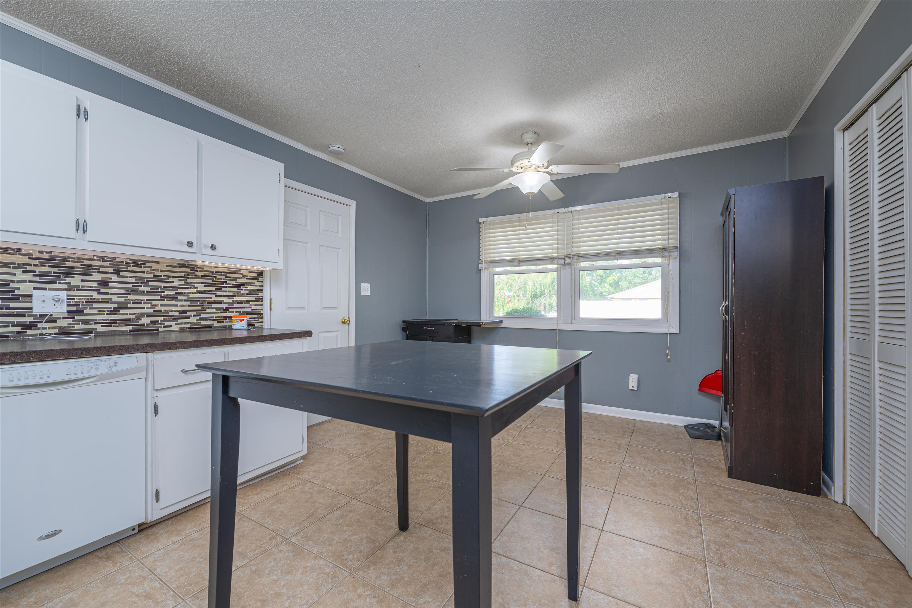 6460 Lilac Ln, Utica, Kentucky 42376, 4 Bedrooms Bedrooms, ,2 BathroomsBathrooms,Single Family Residence,For Sale,Lilac Ln,87590