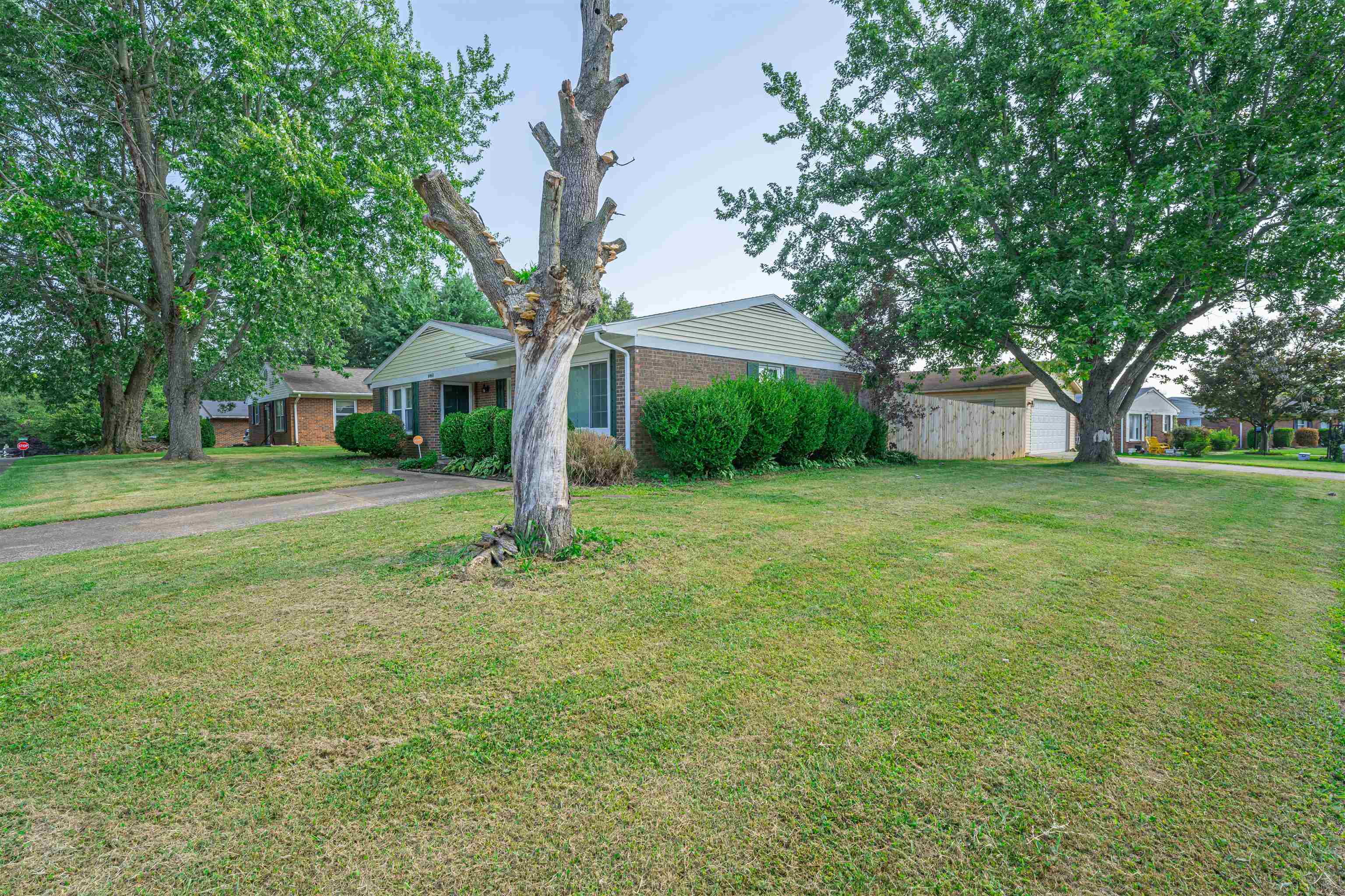 6460 Lilac Ln, Utica, Kentucky 42376, 4 Bedrooms Bedrooms, ,2 BathroomsBathrooms,Single Family Residence,For Sale,Lilac Ln,87590
